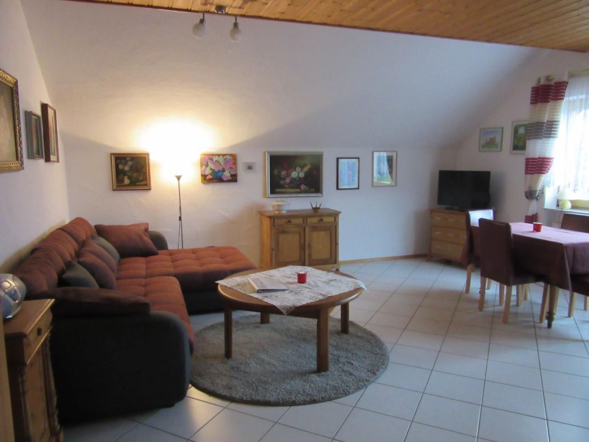 Discover the tranquil beauty of Venningen in our cosy **** star holiday flat, perfect for couples looking for an idyllic retreat. Our holiday home is the ideal starting point for various outdoor activ..