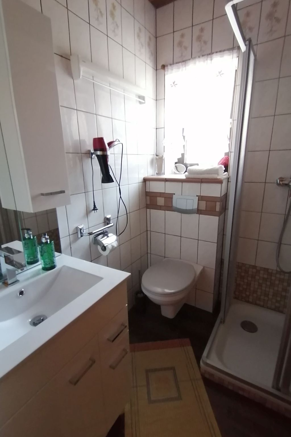 Ruhiges Landhaus mit zwei gemütlichen Wohnungen-Drinnen