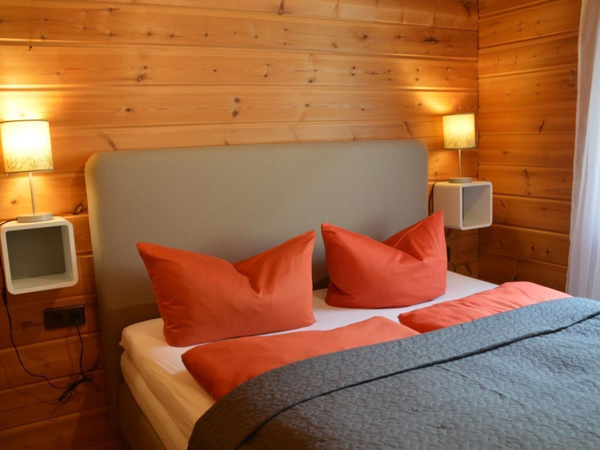 In Meiserich mit Terrasse und Garten-Binnen