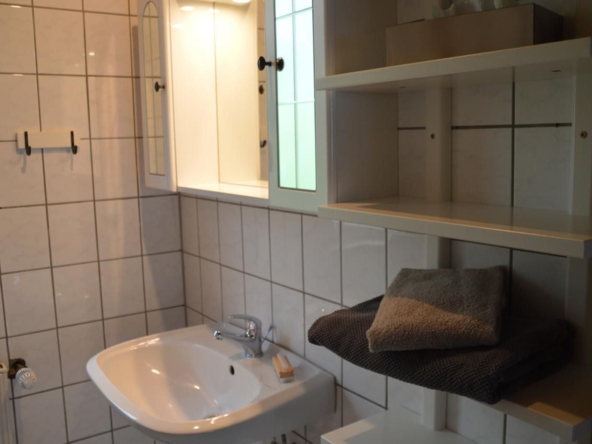 In Meiserich mit Terrasse und Garten-Binnen