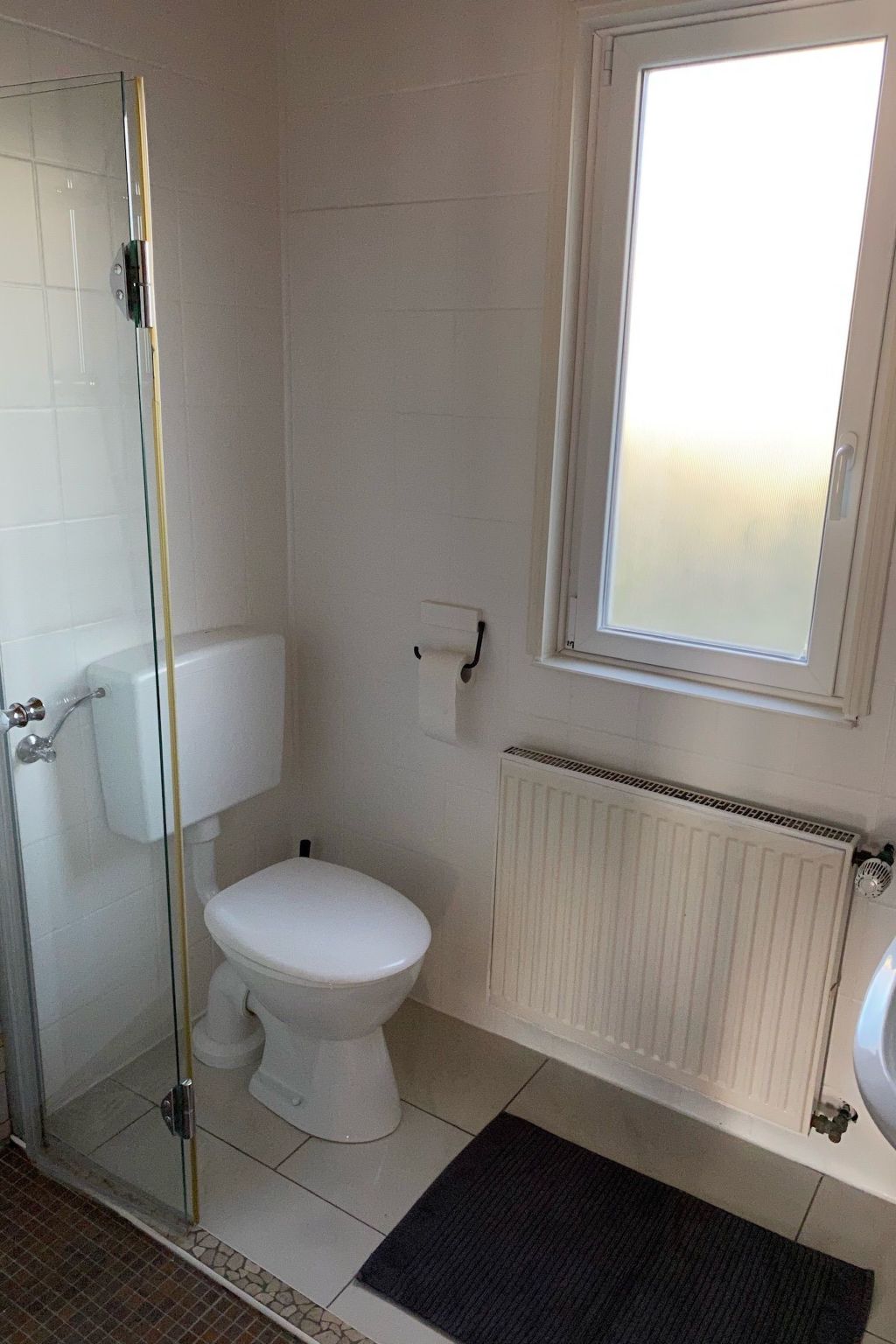 In Meiserich mit Terrasse und Garten-Binnen