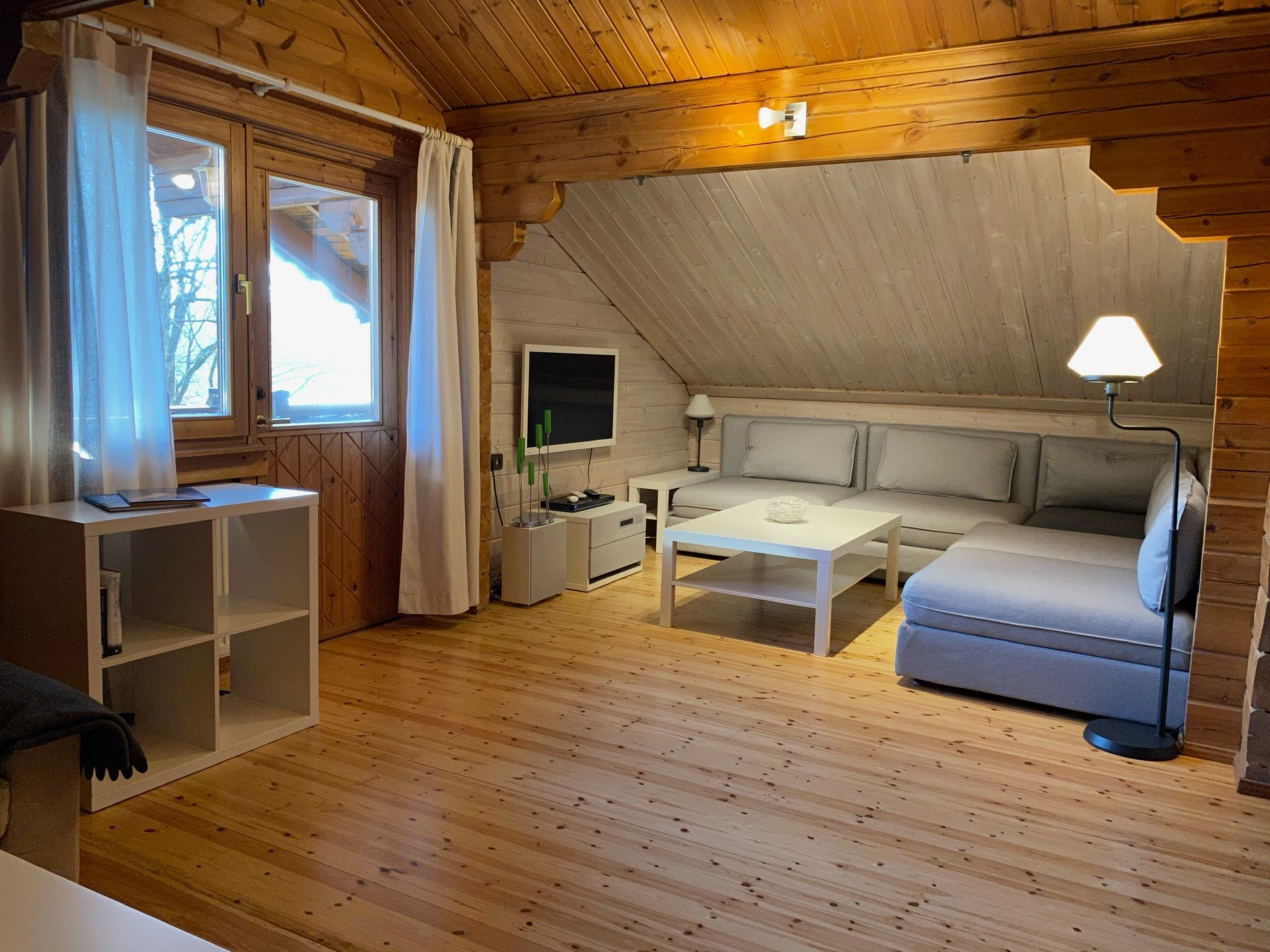 In Meiserich mit Terrasse und Garten-Binnen