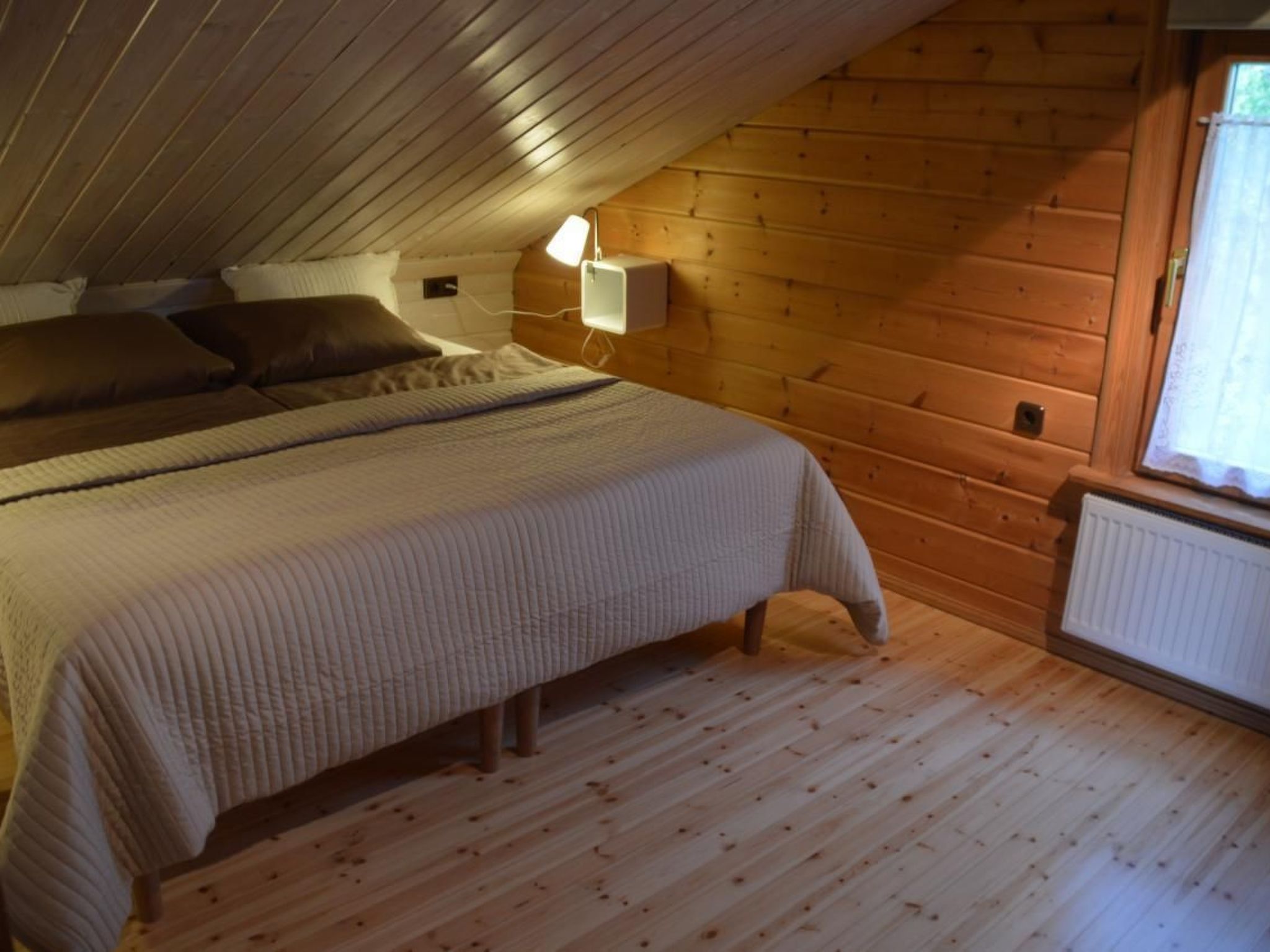 In Meiserich mit Terrasse und Garten-Binnen