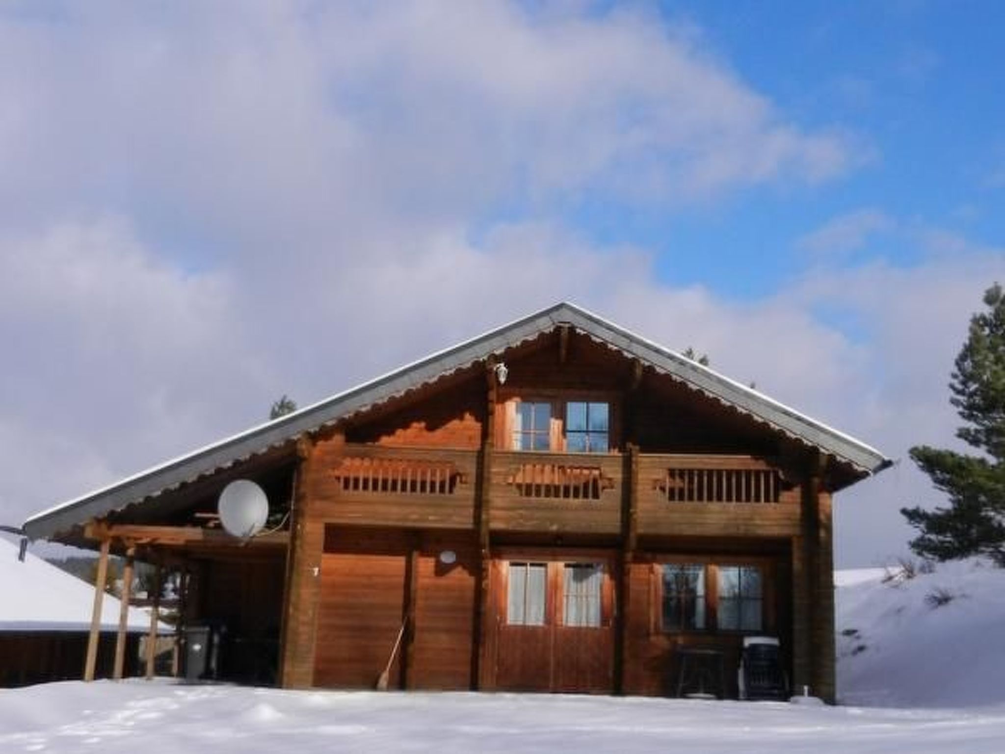 In Meiserich mit Terrasse und Garten-Binnen