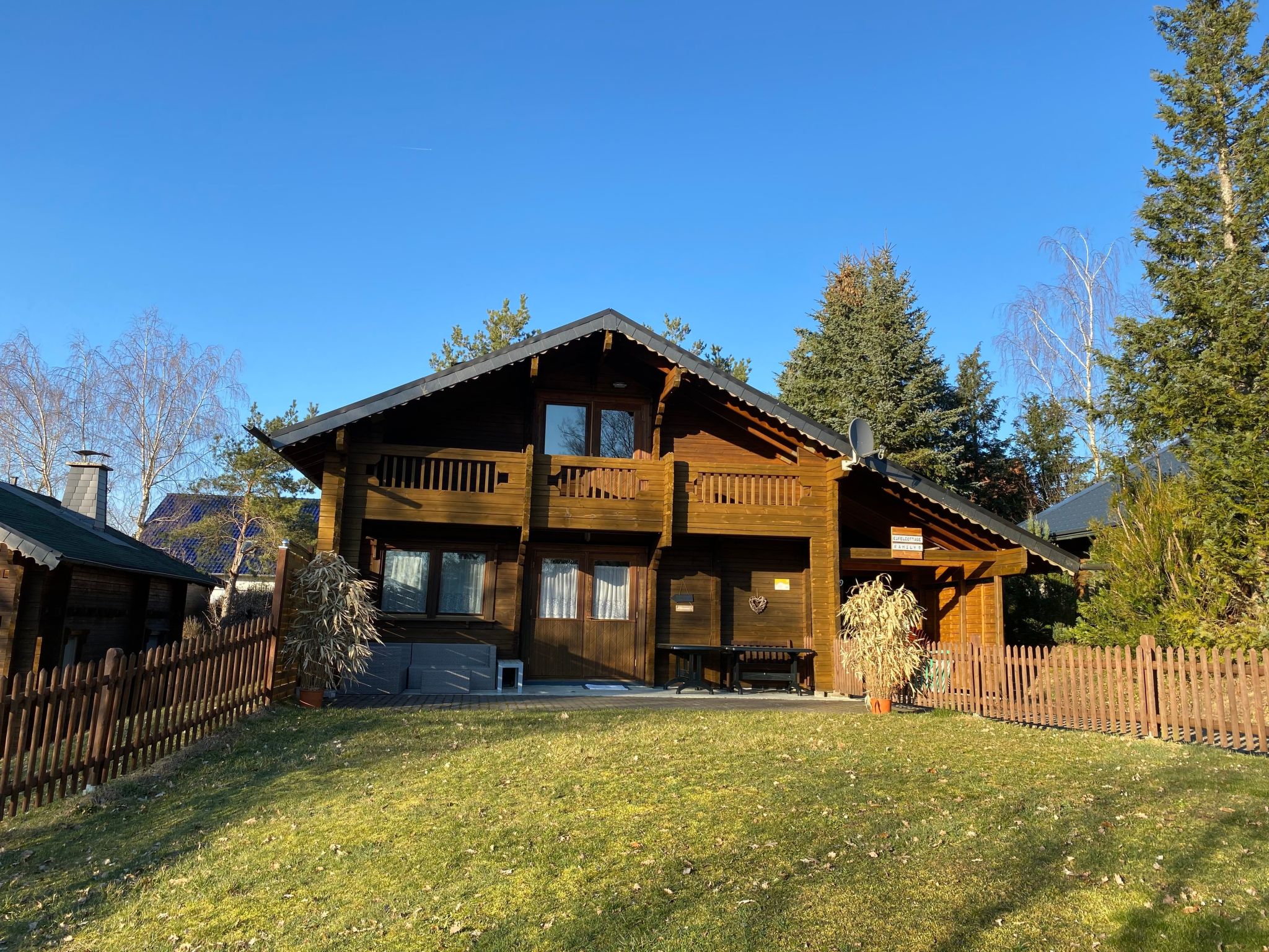 Chalet mit Garten, Grill und Terrasse-Binnen