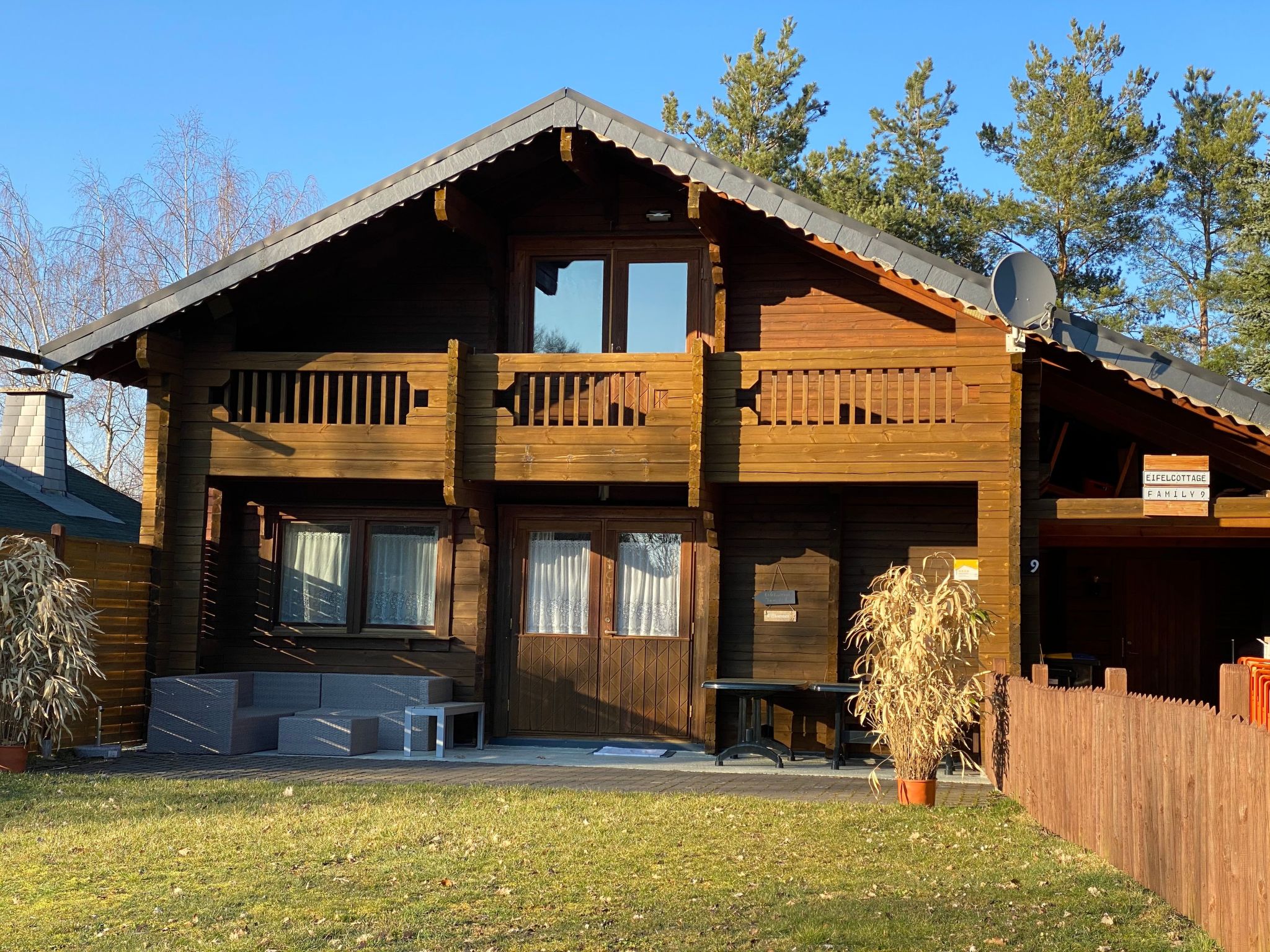 Chalet mit Garten, Grill und Terrasse-Binnen