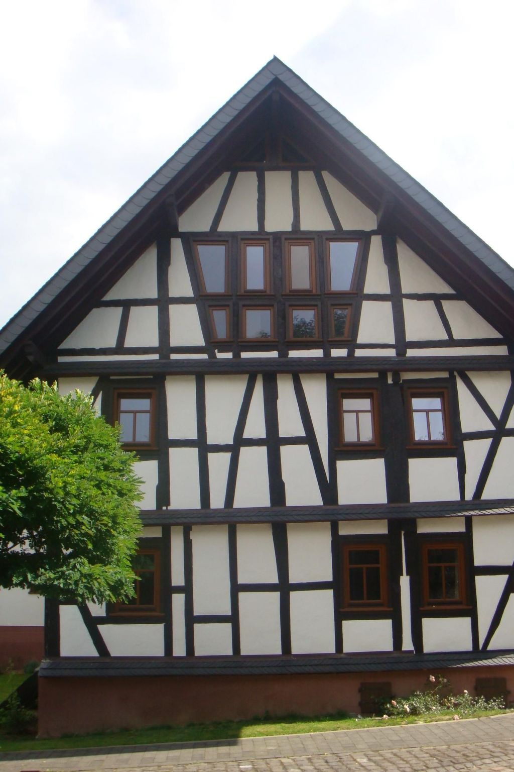 Romantisches Fachwerkhaus zwischen Rhein und Mosel-Image-tags.info