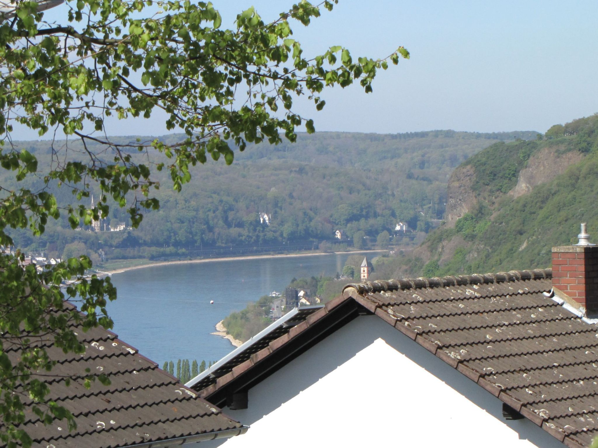 Schöne Ferienwohnung mit Großer Terrasse-Dehors