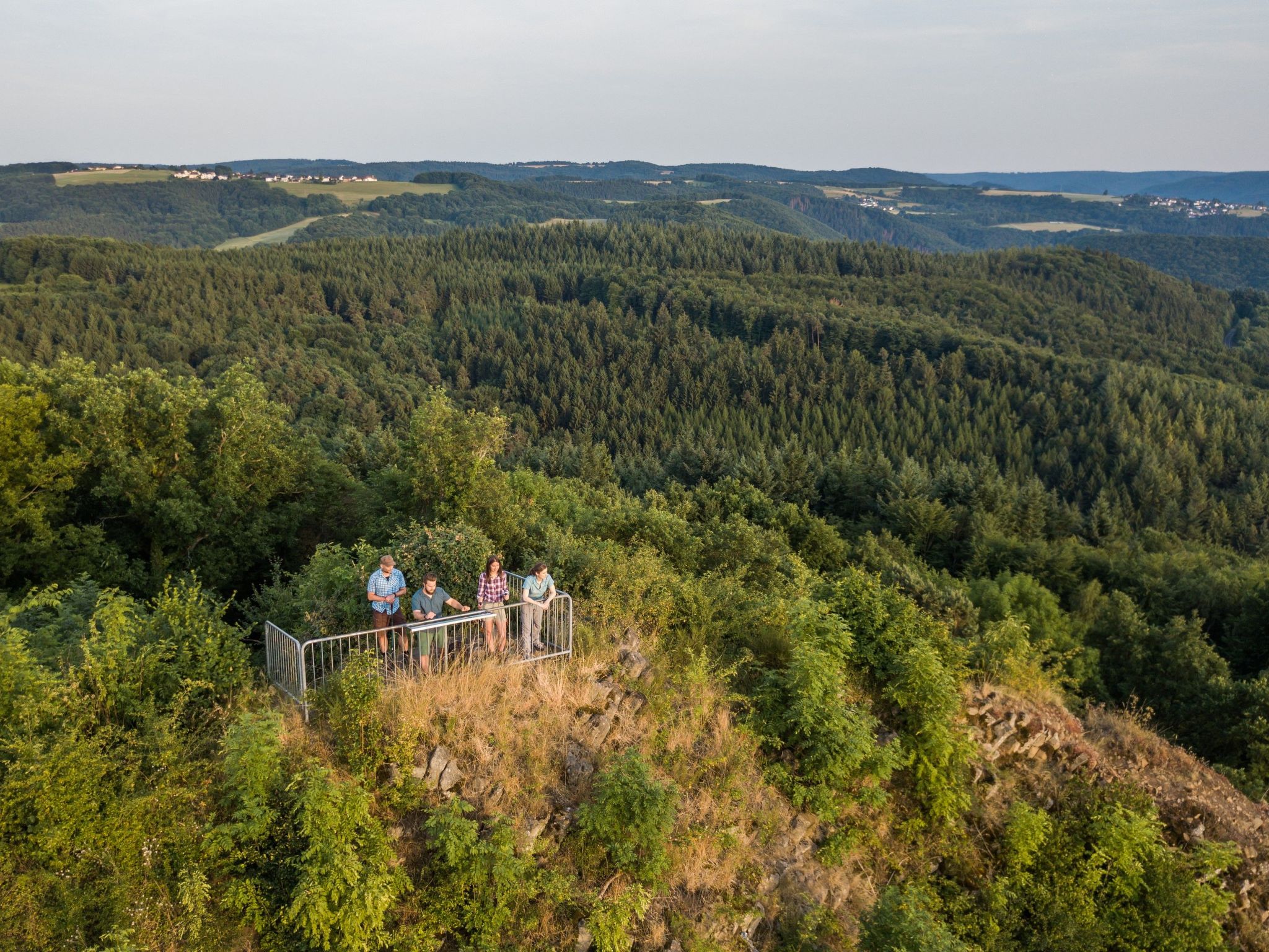 In Waldbreitbach mit Whirlpool-Drinnen