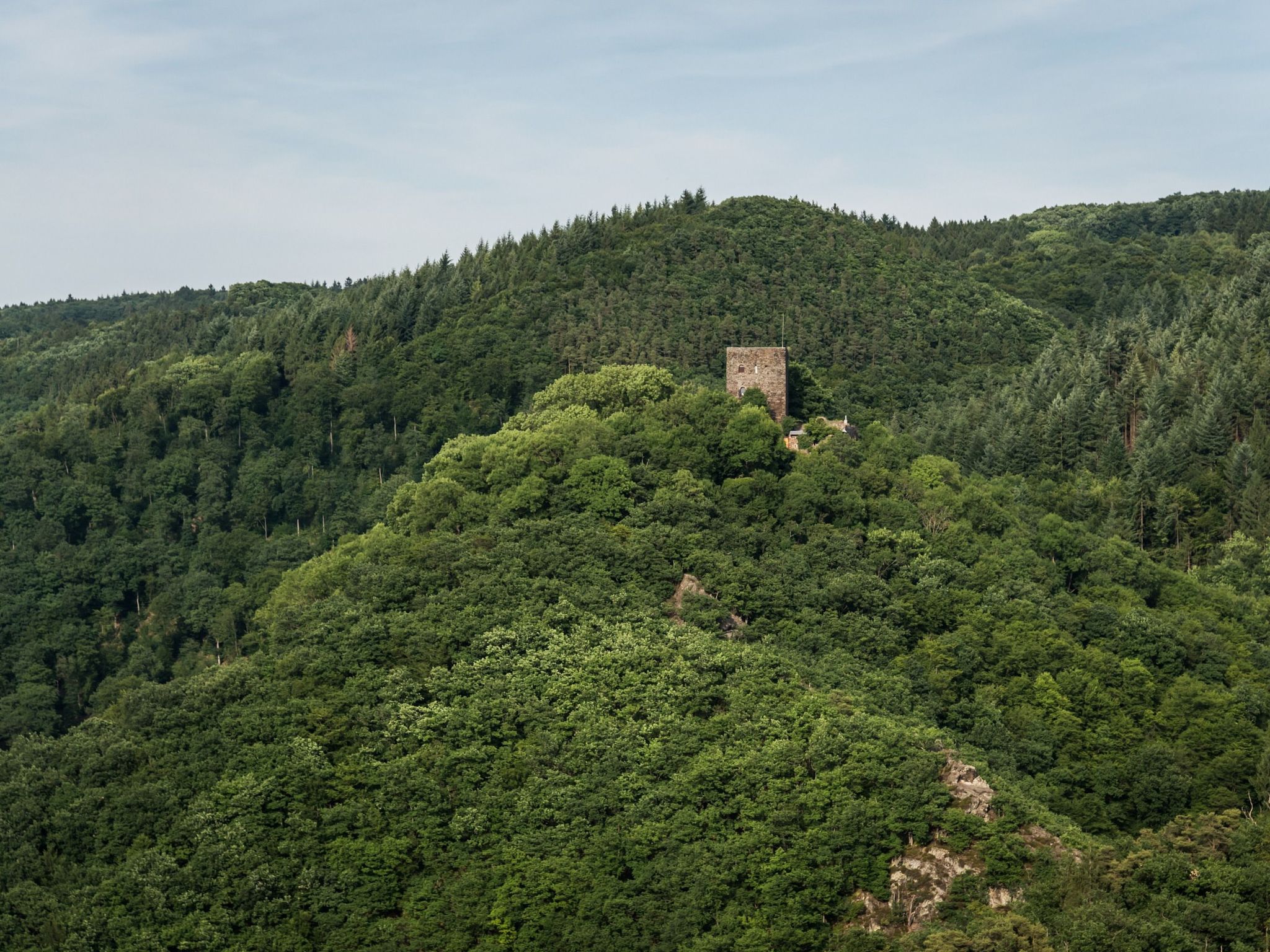 In Waldbreitbach mit Whirlpool-Drinnen