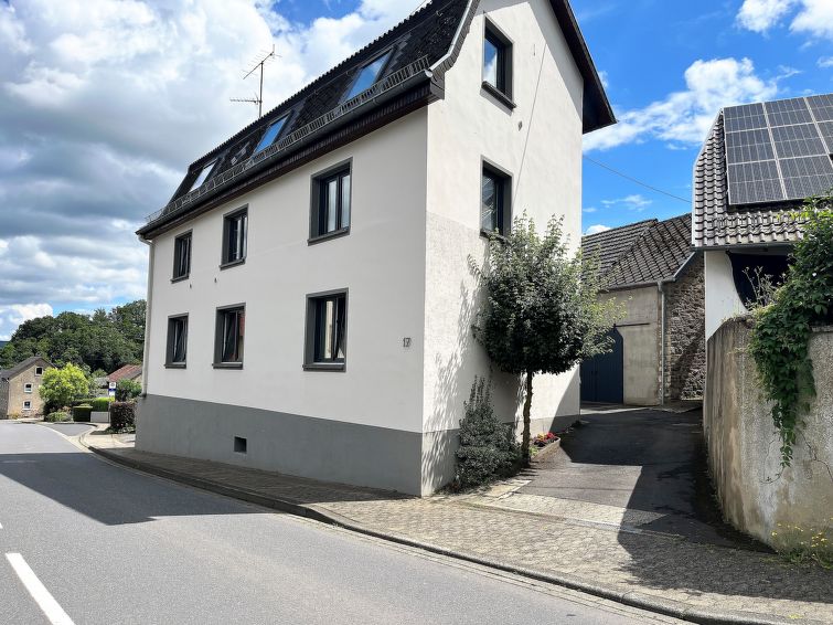 Ruim appartement Nürburgblick in Adenau voor 10 personen in Adenau