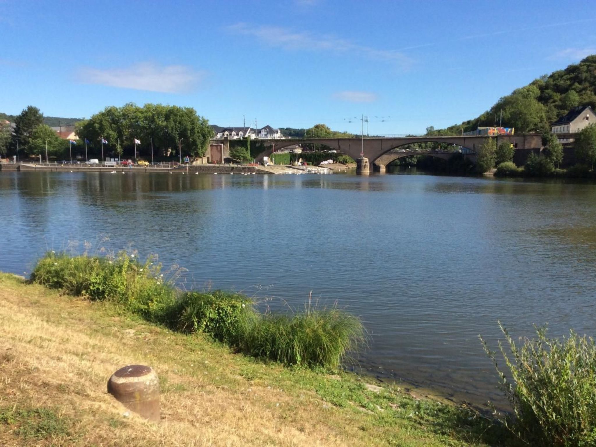 Einzigartige Lage direkt Mosel und Radweg.-Binnen