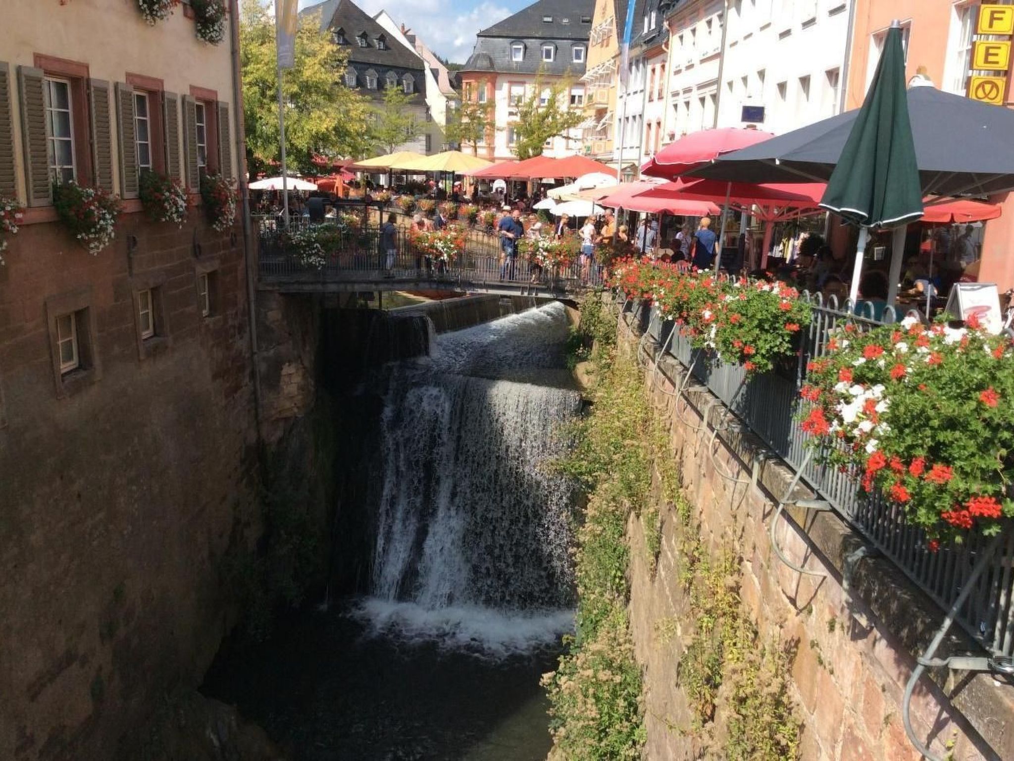 Einzigartige Lage direkt Mosel und Radweg.