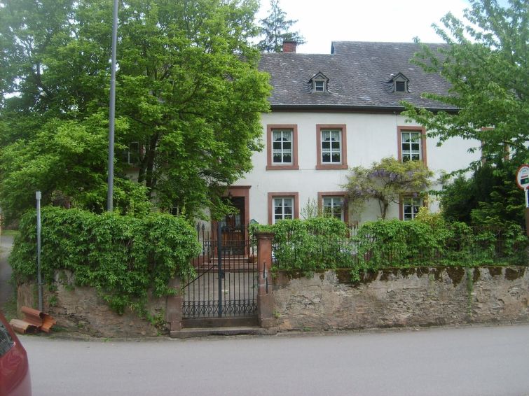 Mit Garten Und Parkplatz - Trittenheim