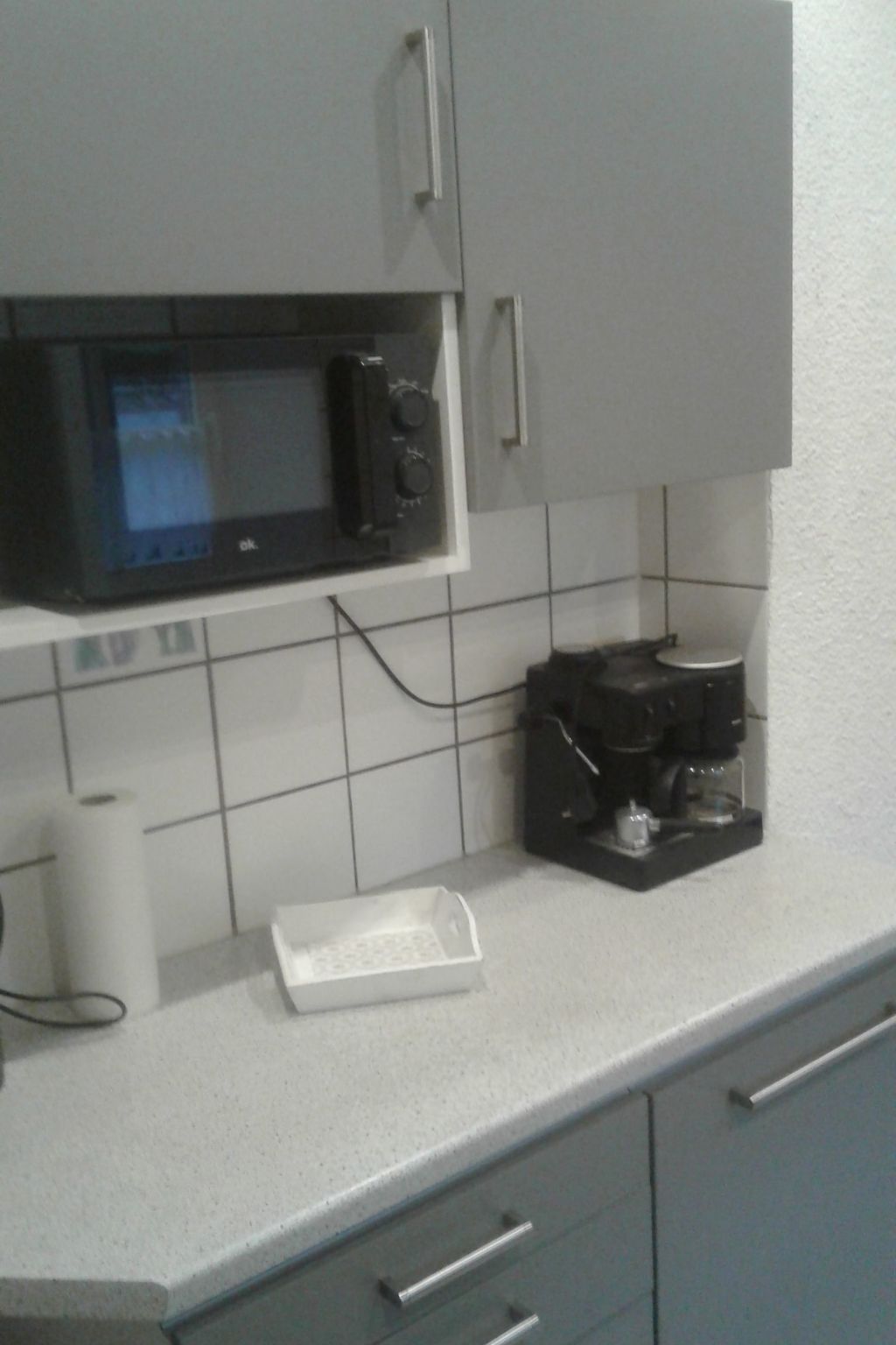 Mit Garten und Parkplatz-Binnen