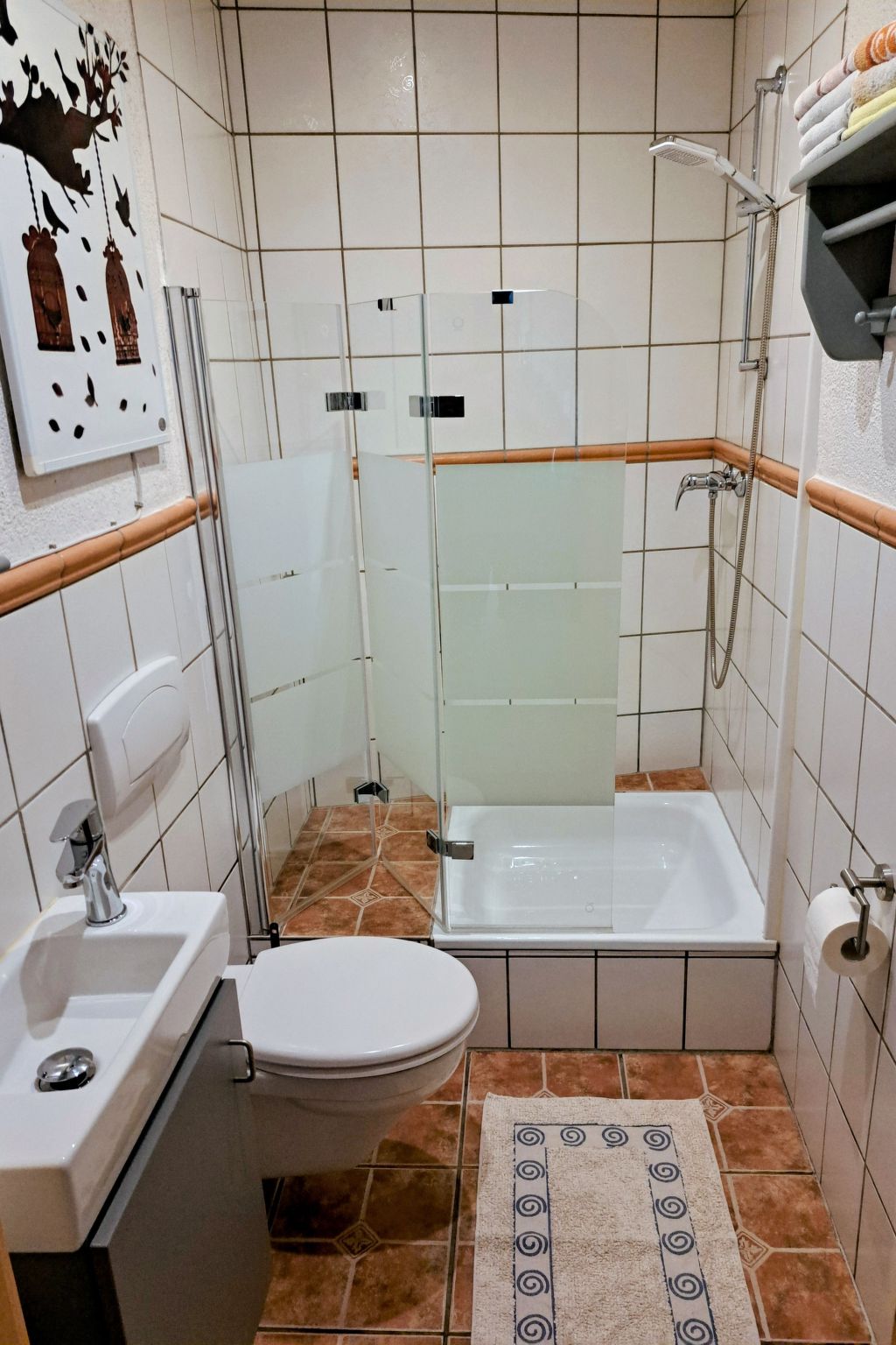 Mit Garten und Parkplatz-Binnen