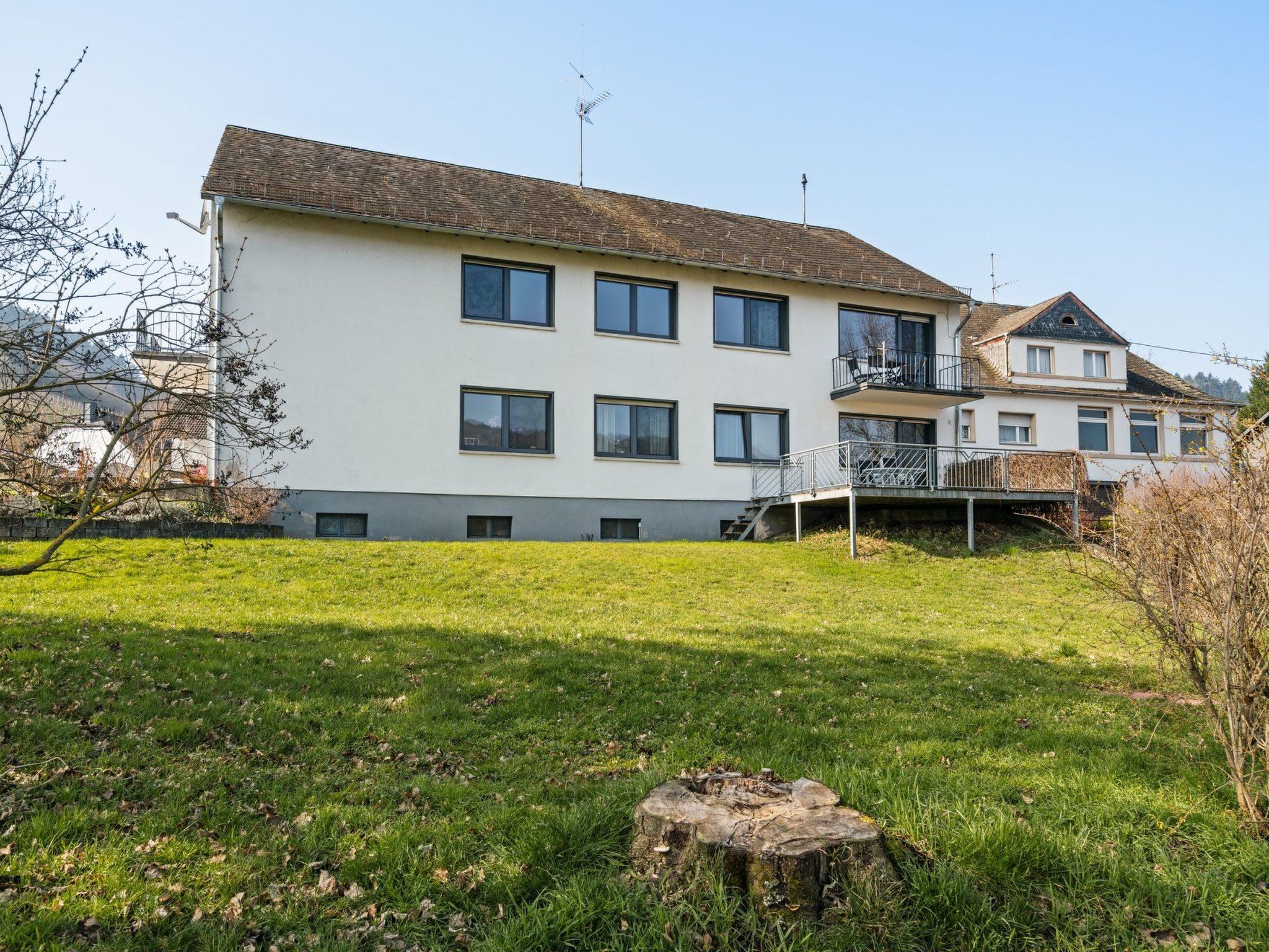 Mit Balkon und schönem Moselblick-Inside