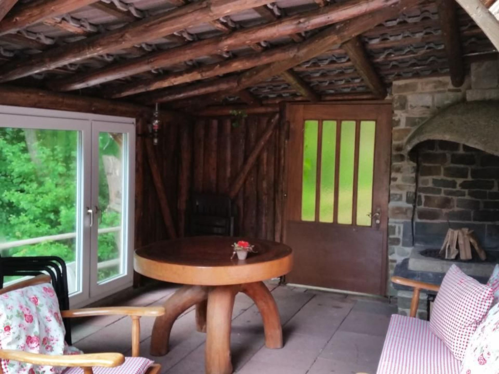 In Zendscheid mit Offenem Kamin-Binnen