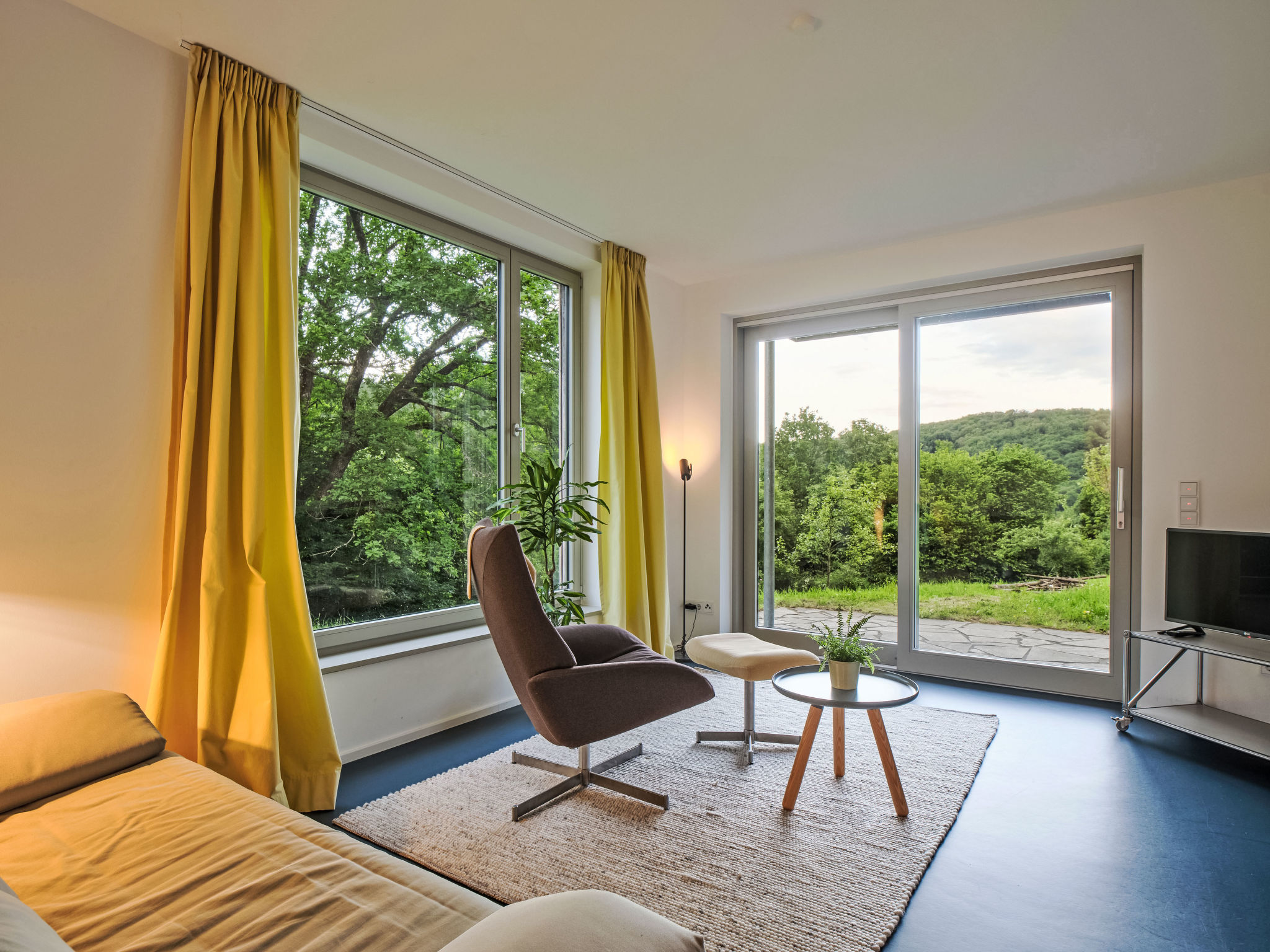 Moderner Holzhausneubau in der Eifel - Drinnen