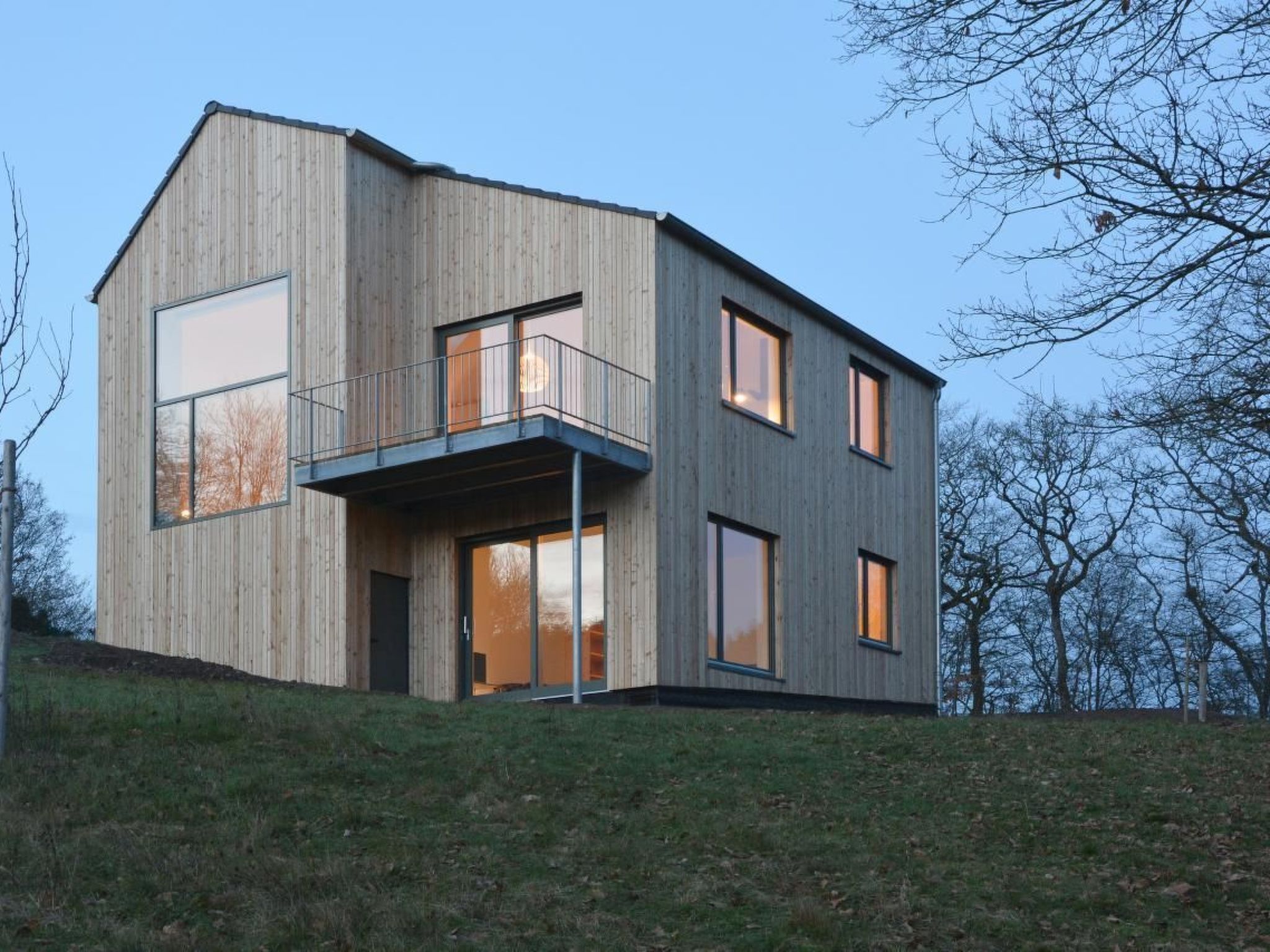 Moderner Holzhausneubau in der Eifel-Binnen