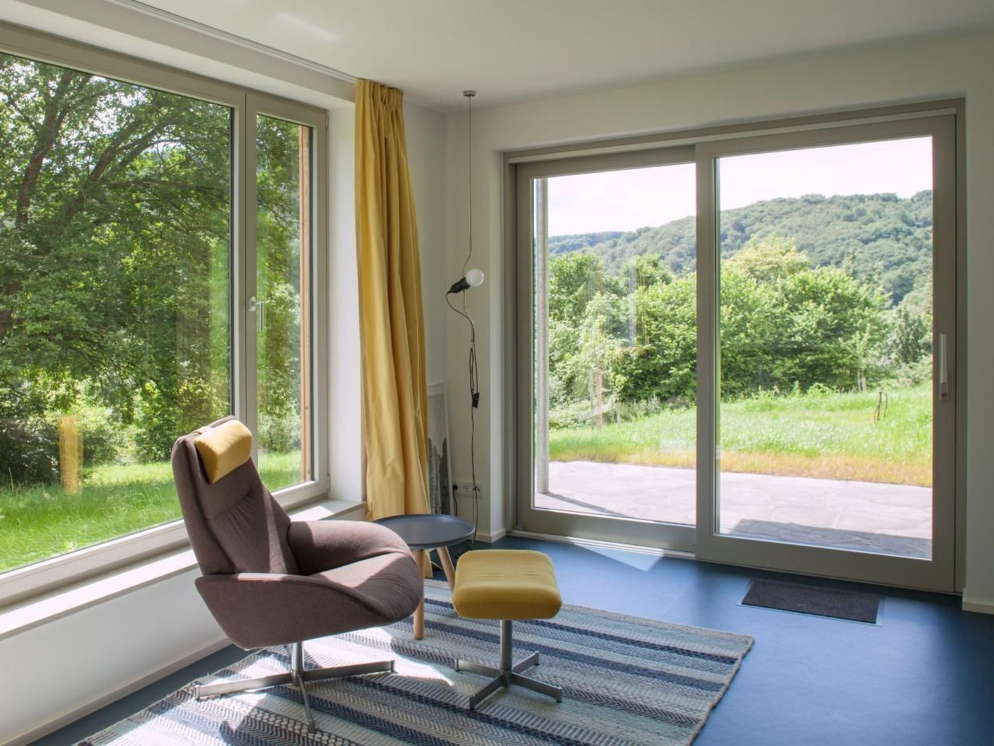 Moderner Holzhausneubau in der Eifel-Binnen