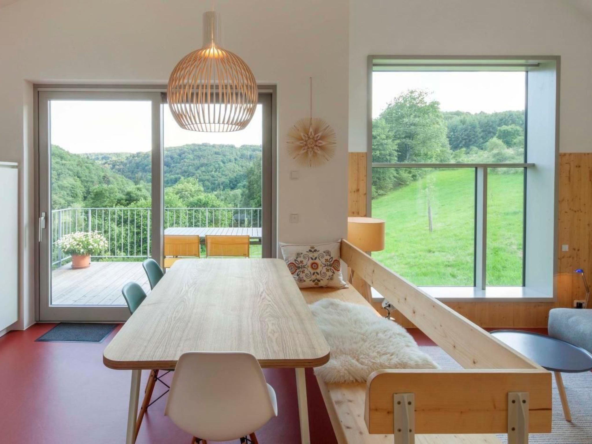 Moderner Holzhausneubau in der Eifel-Binnen