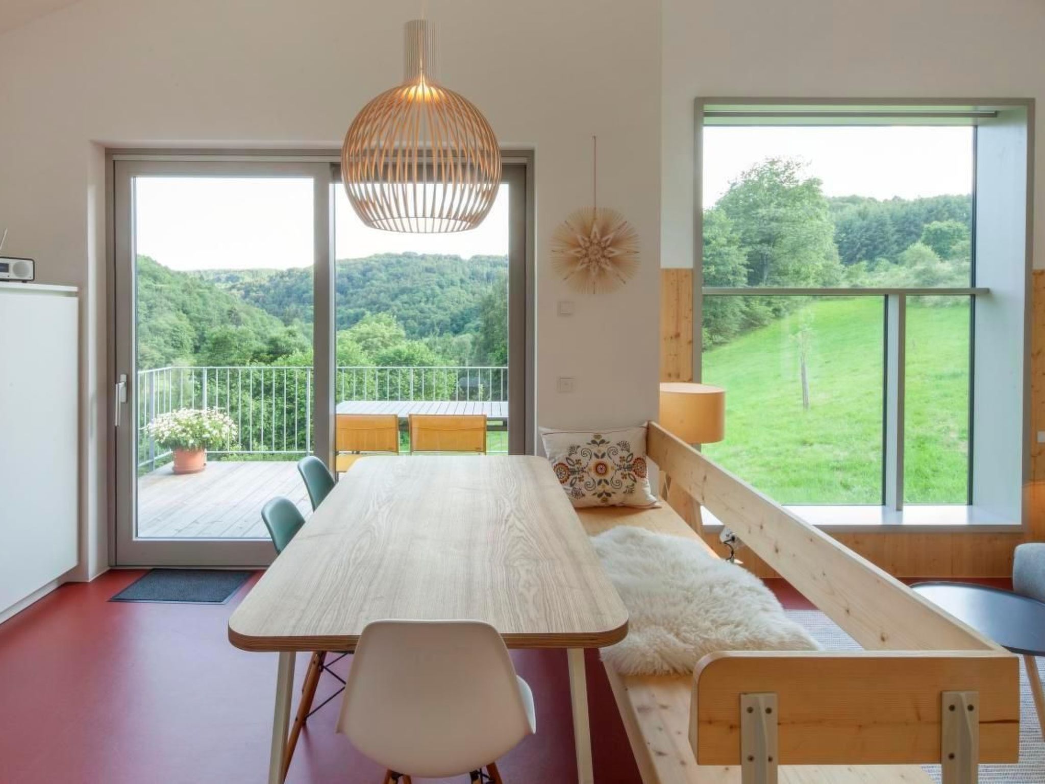 Moderner Holzhausneubau in der Eifel-Binnen