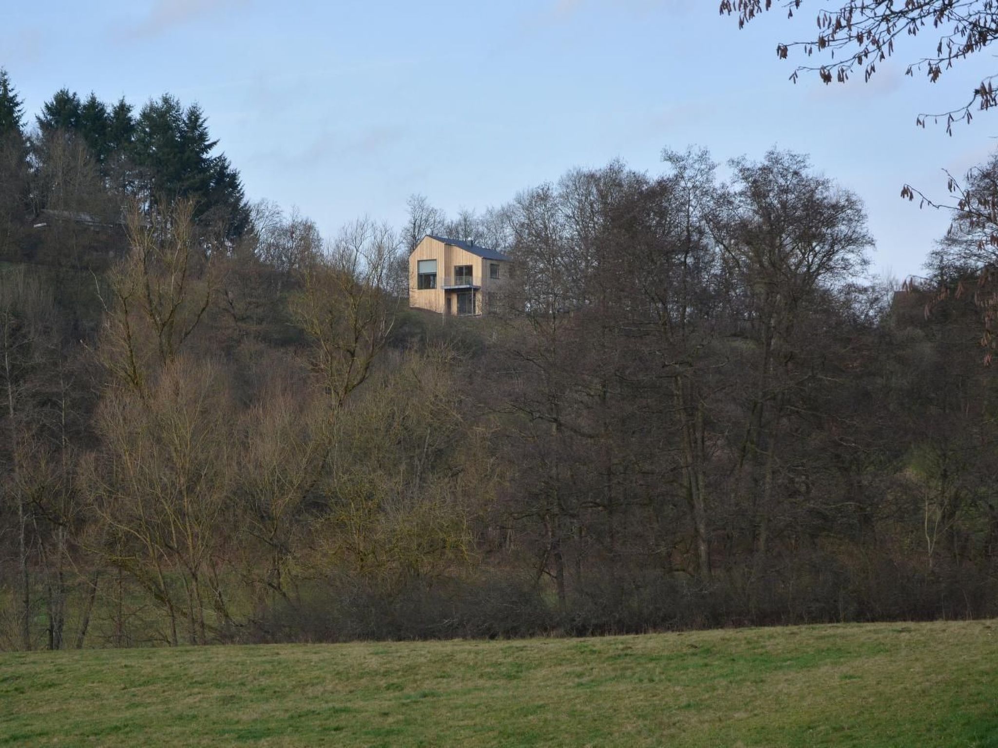 Moderner Holzhausneubau in der Eifel-Binnen
