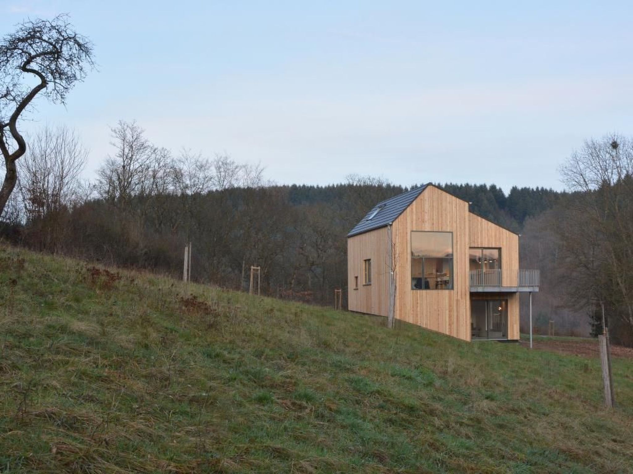 Moderner Holzhausneubau in der Eifel-Binnen