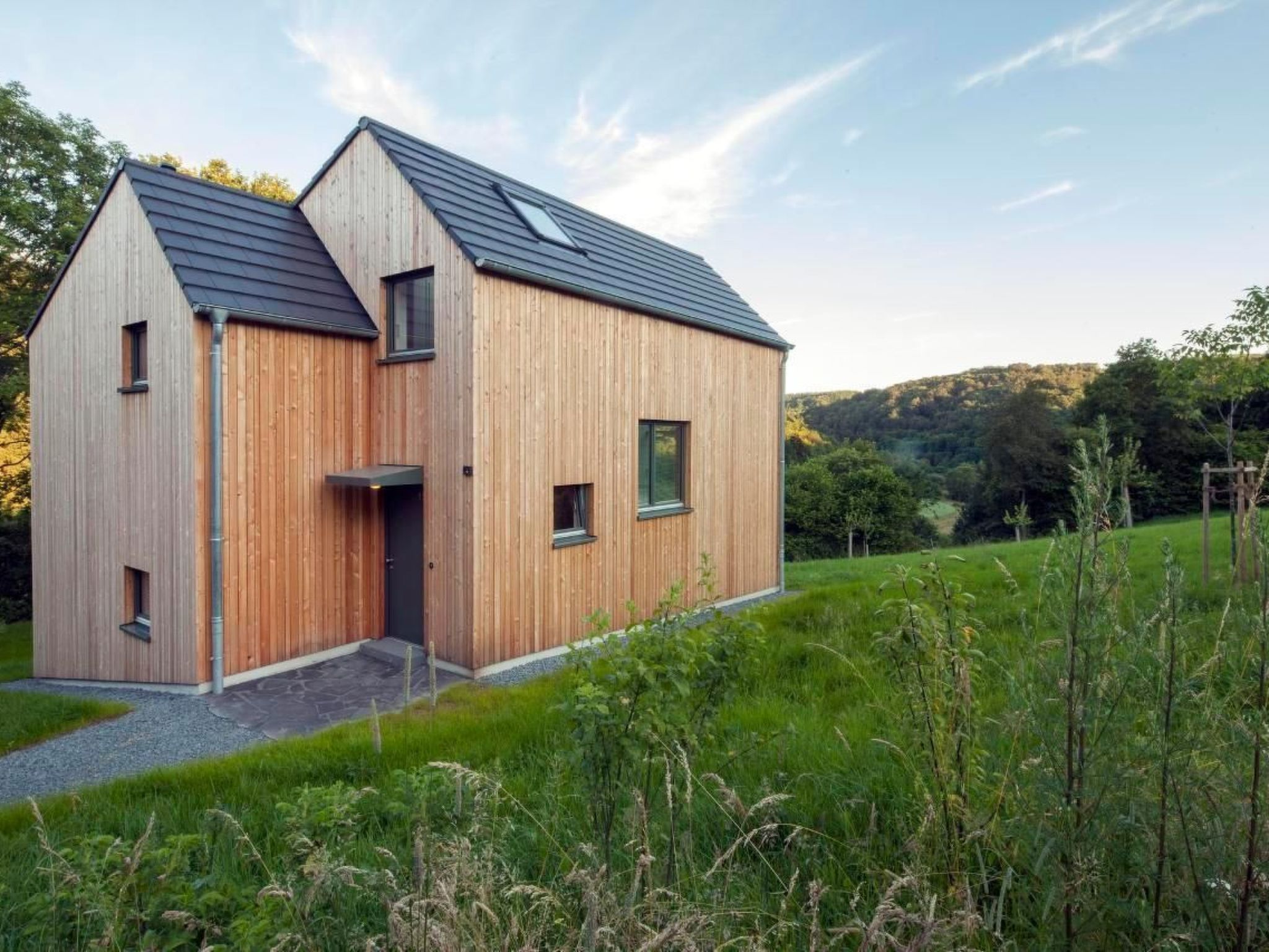 Moderner Holzhausneubau in der Eifel-Binnen