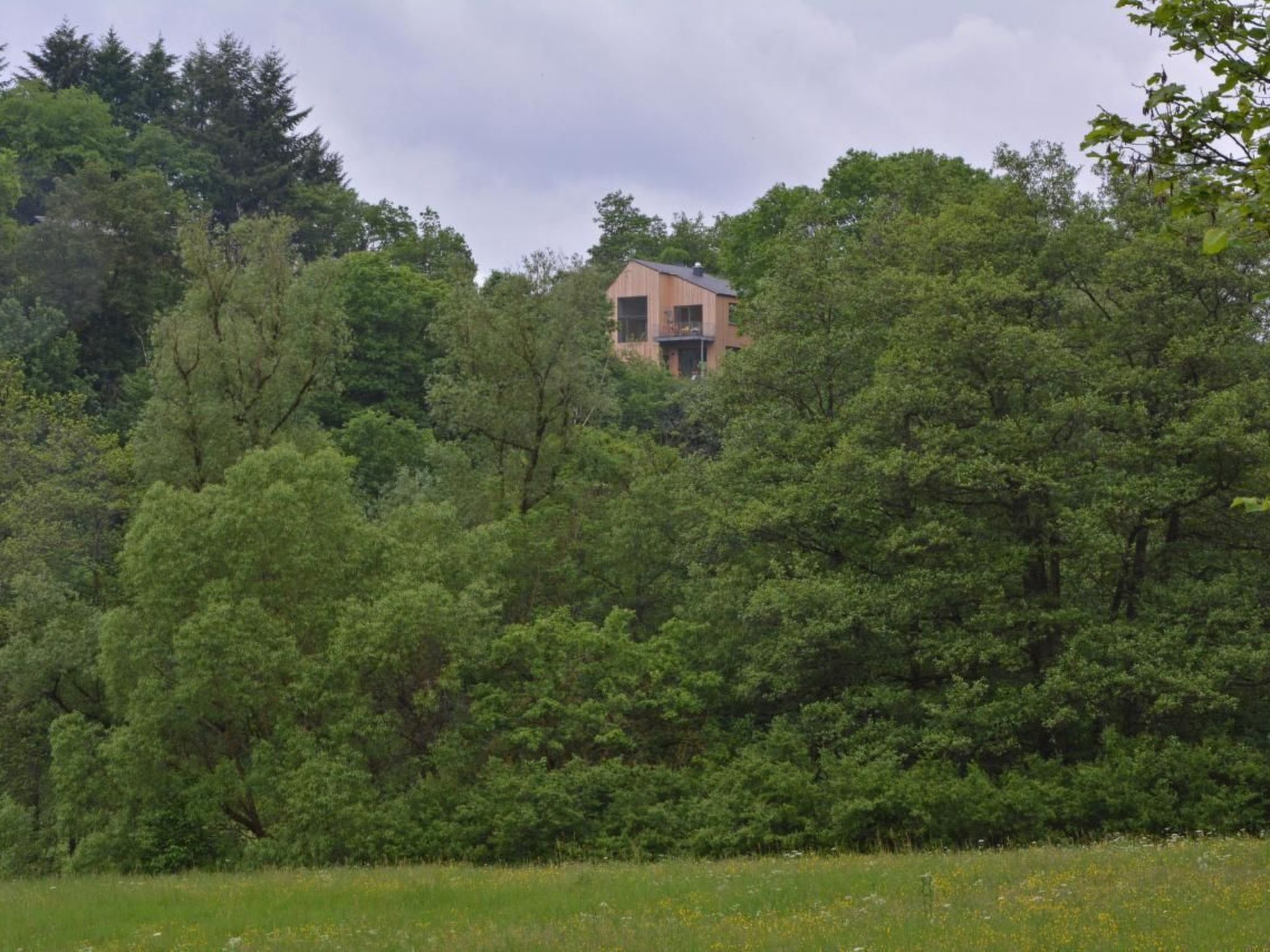 Moderner Holzhausneubau in der Eifel-Binnen