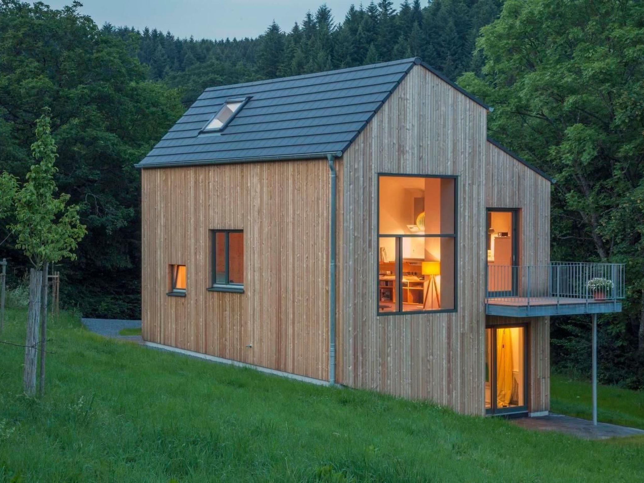 Moderner Holzhausneubau in der Eifel-Binnen