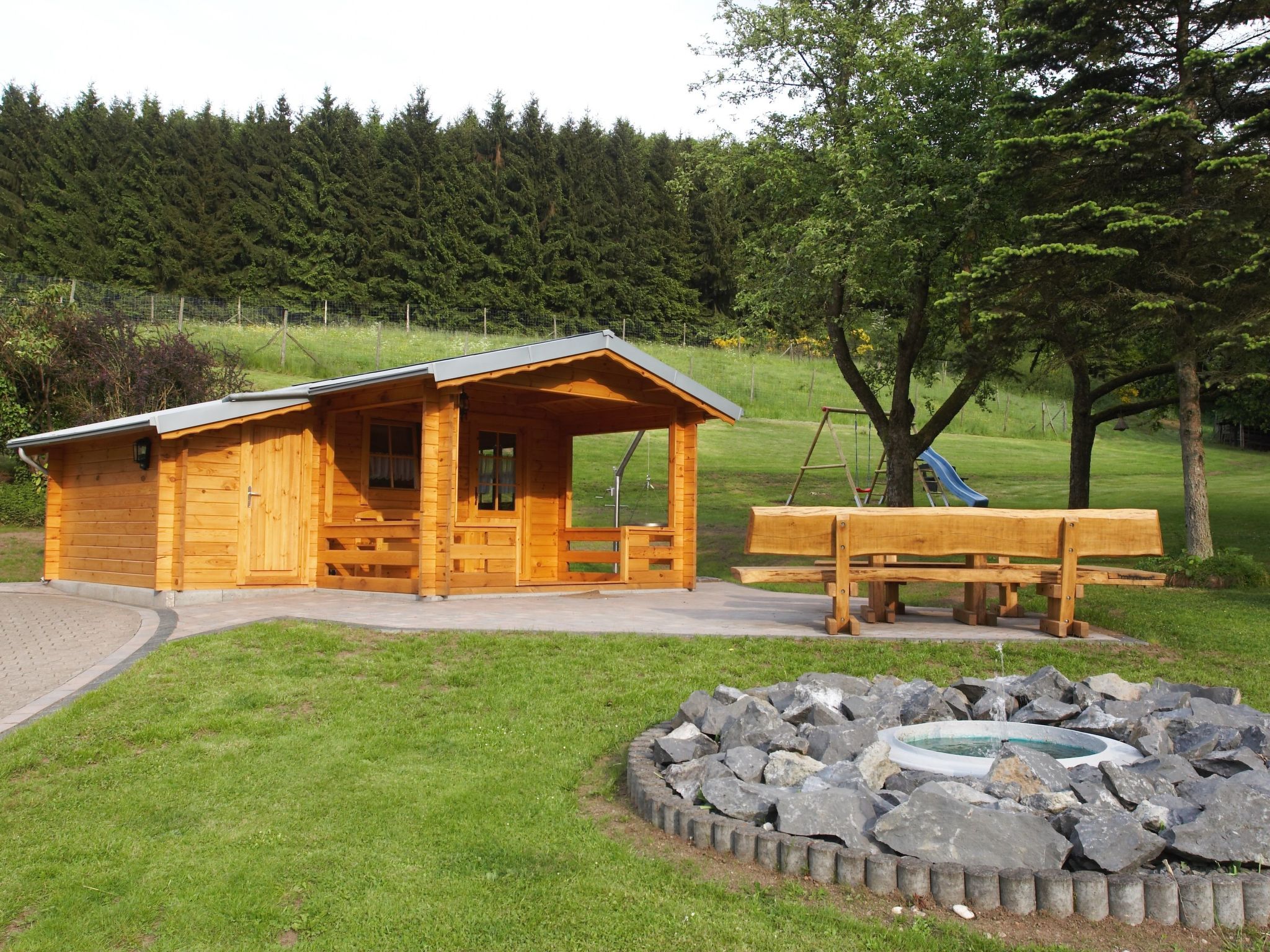 Für 11 Personen und 1 Kind-Drinnen