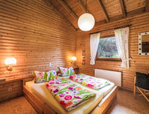 Rustiek chalet voor 4 aan de bosrand bij Schönecken in de Eifel - thumbnail 5