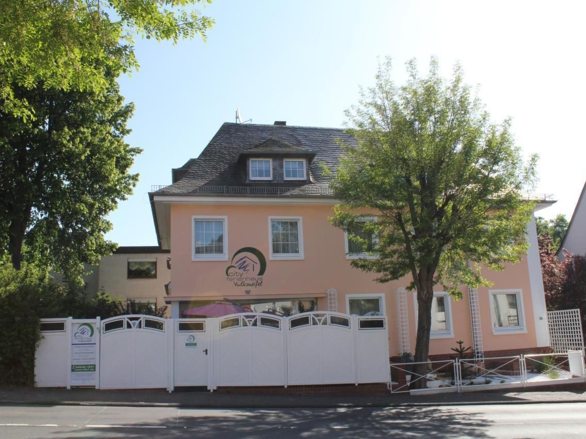 Modernes Ferienhaus in Daun-Dedans