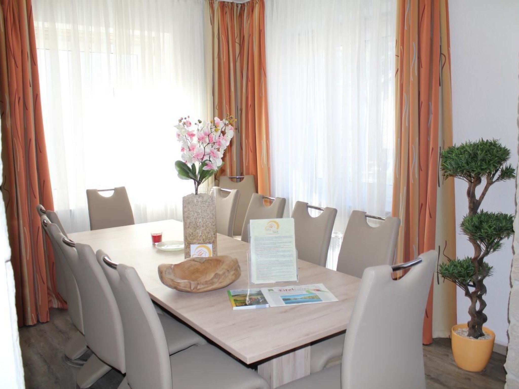 Modernes Ferienhaus in Daun-Dedans