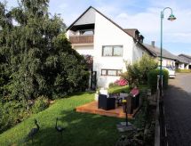 Modern appartement aan de bosrand in Irmenach met tuin, vlakbij golfbaan - thumbnail 3