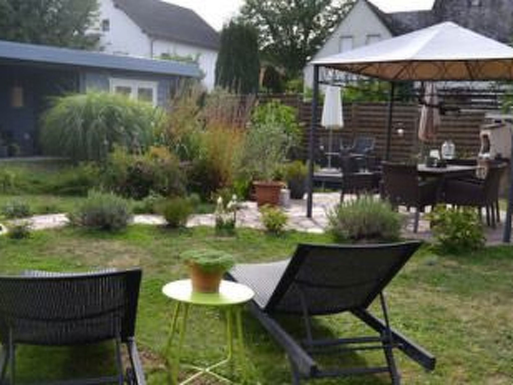 Gartentraum-Ferienwohnung-Binnen