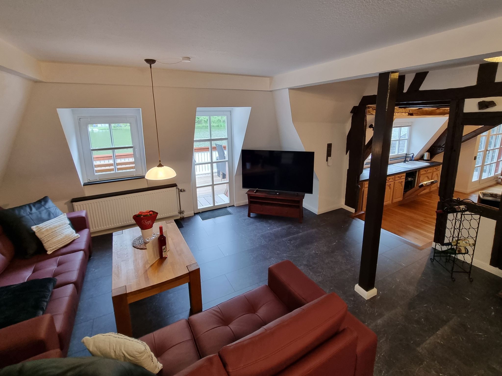 Moselschiefer-Traumferienwohnung am Moselufer-Binnen