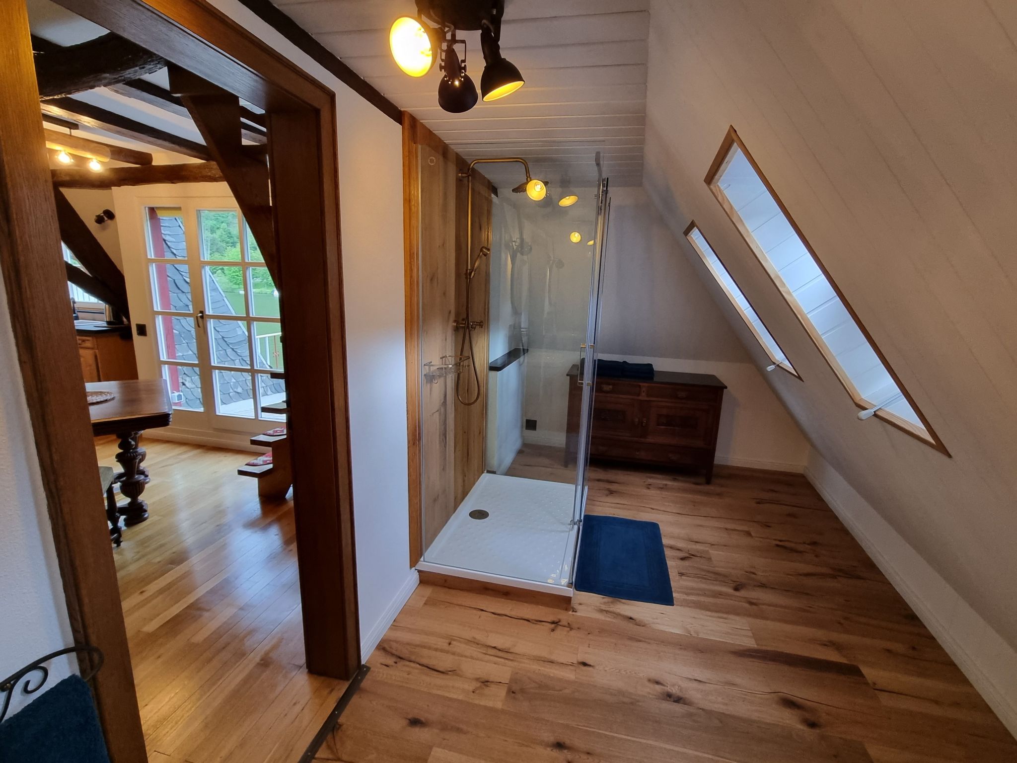 Moselschiefer-Traumferienwohnung am Moselufer-Binnen