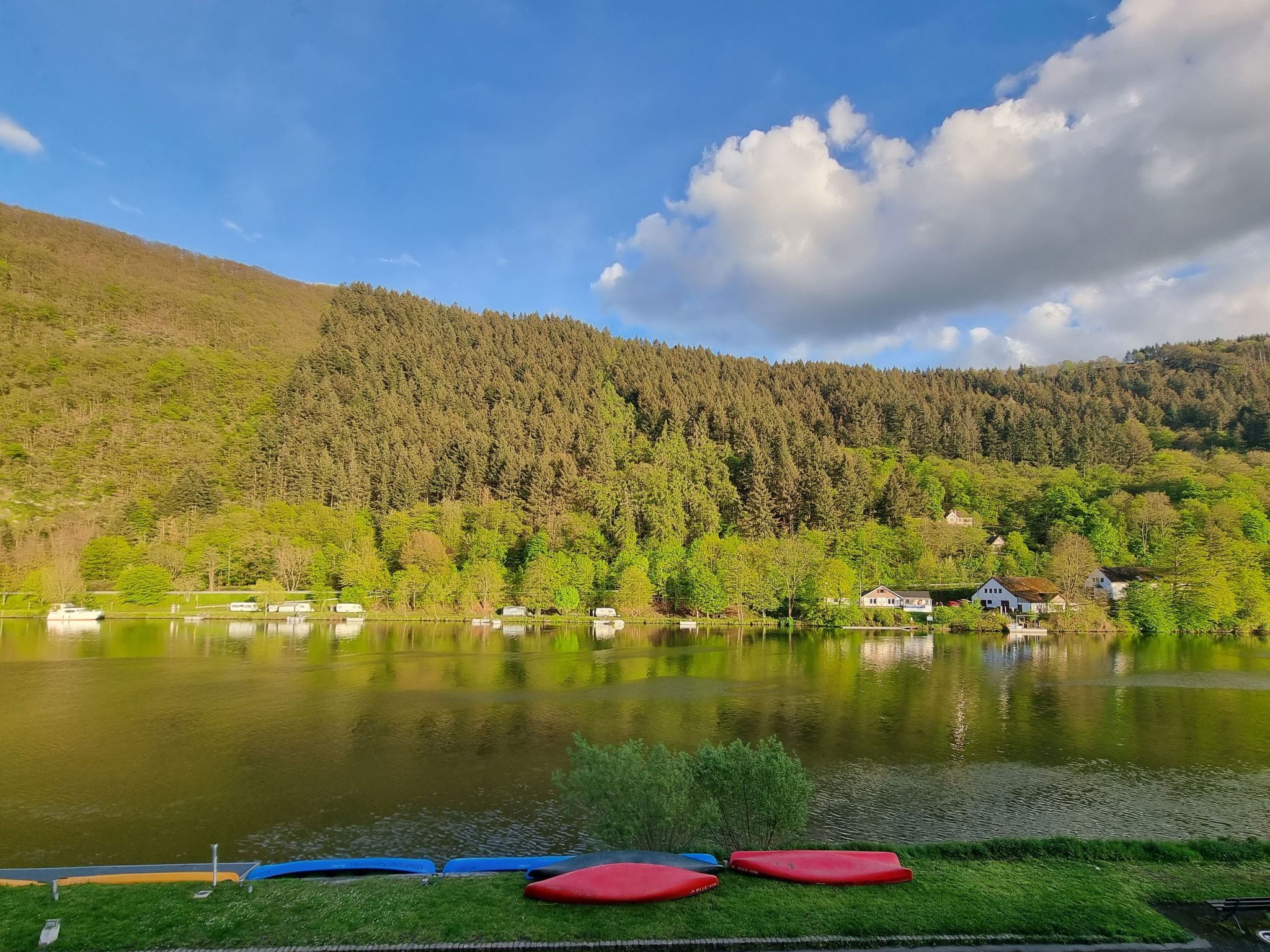 Moselschiefer-Traumferienwohnung am Moselufer-Binnen