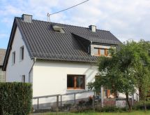 Tolles Appartement in Mastershausen mit Terrasse, Grill und Garten