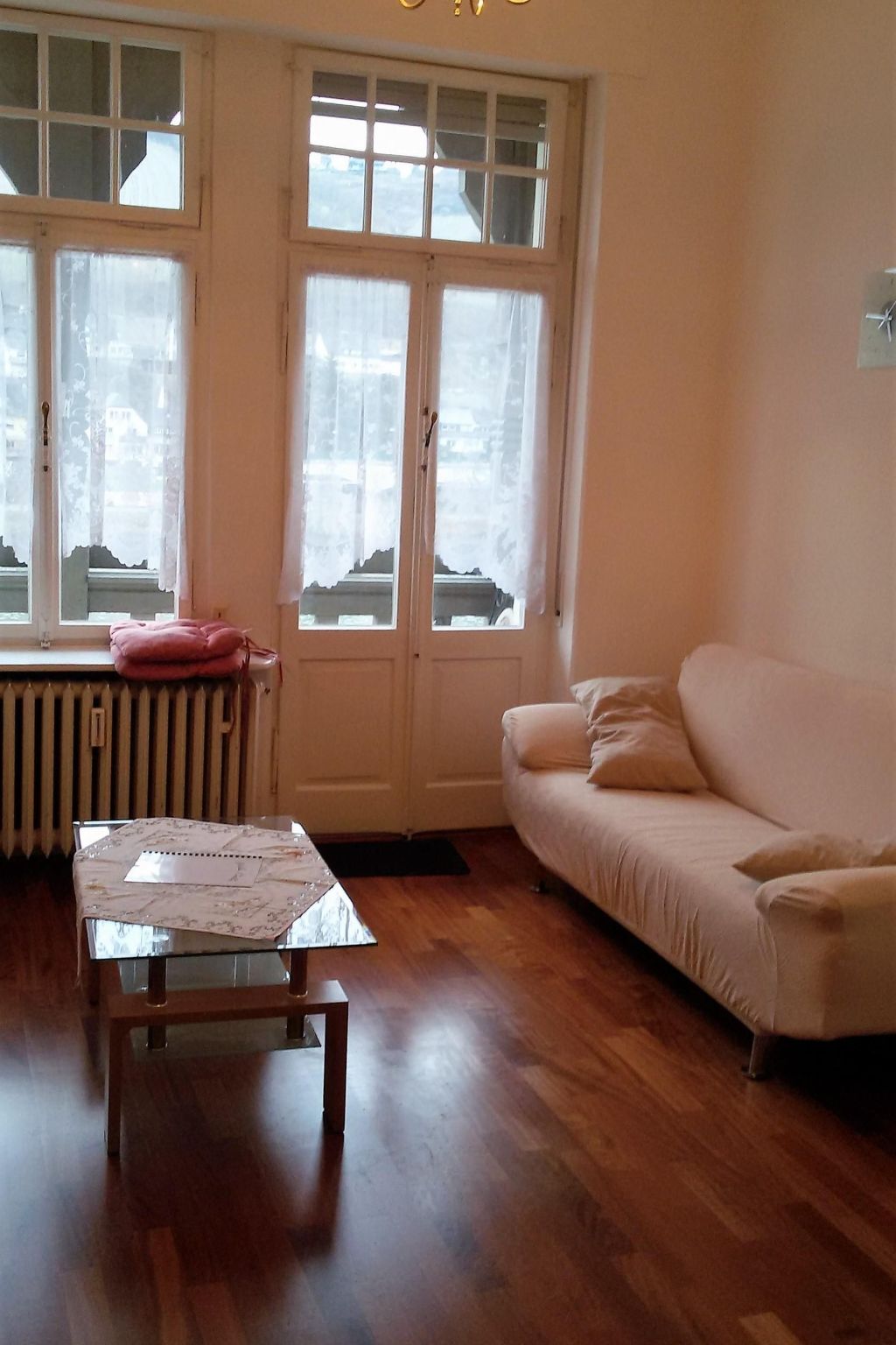 Wohnung in einem historischen Gebäude mit Balkon und Blick auf die Mosel-Image-tags.info