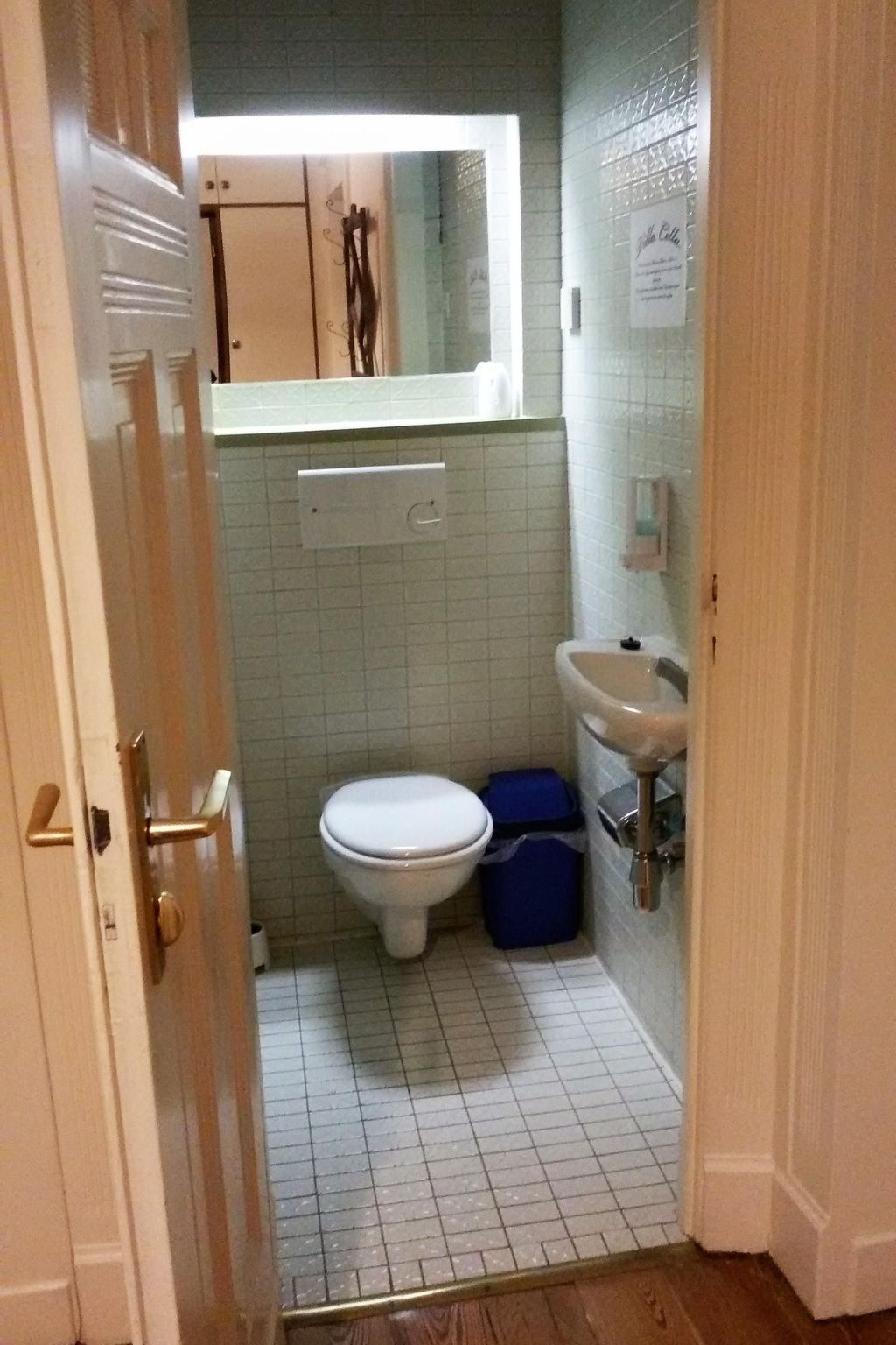 Wohnung in einem historischen Gebäude mit Balkon und Blick auf die Mosel-Image-tags.info