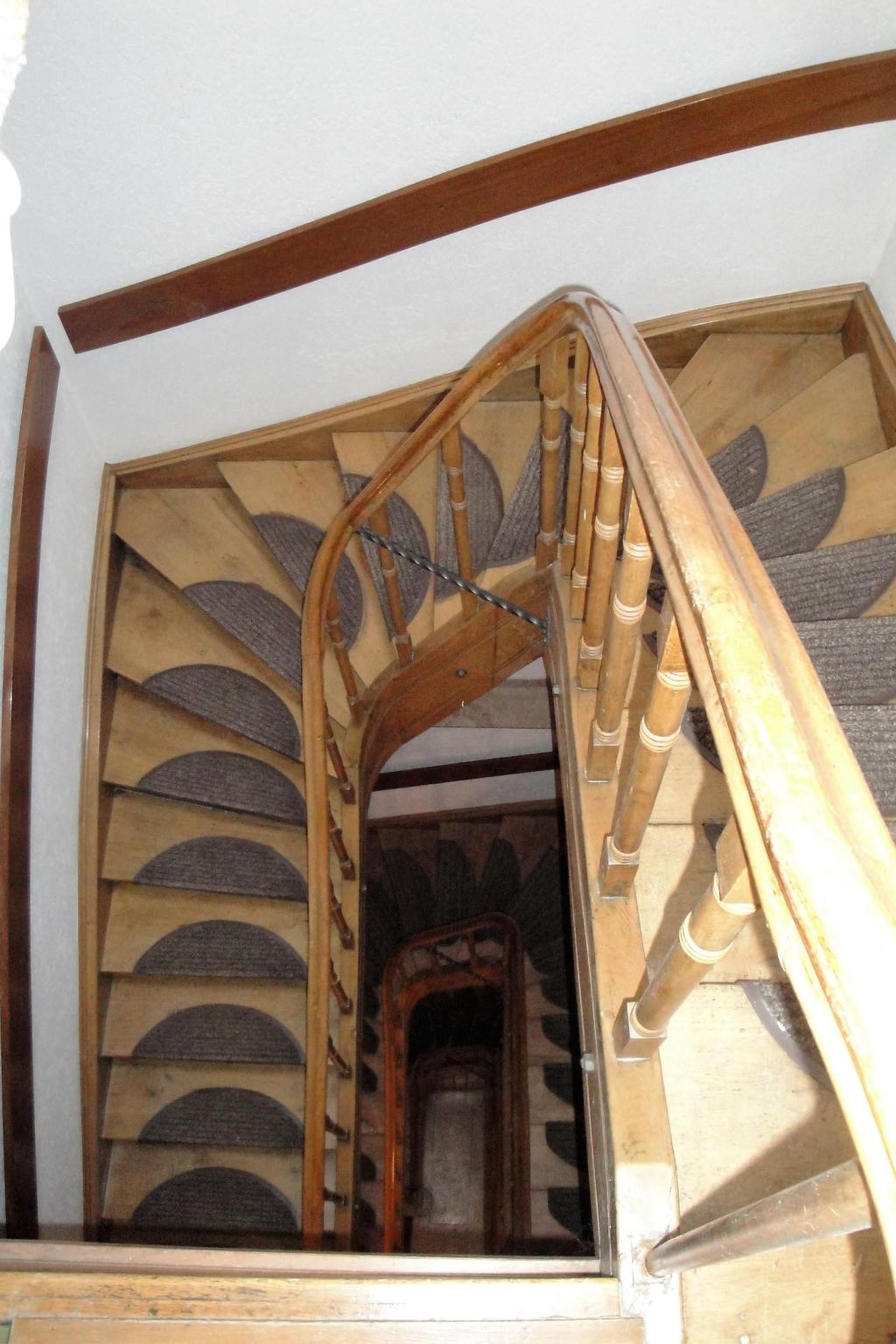 Wohnung in einem historischen Gebäude mit Balkon und Blick auf die Mosel-Image-tags.info