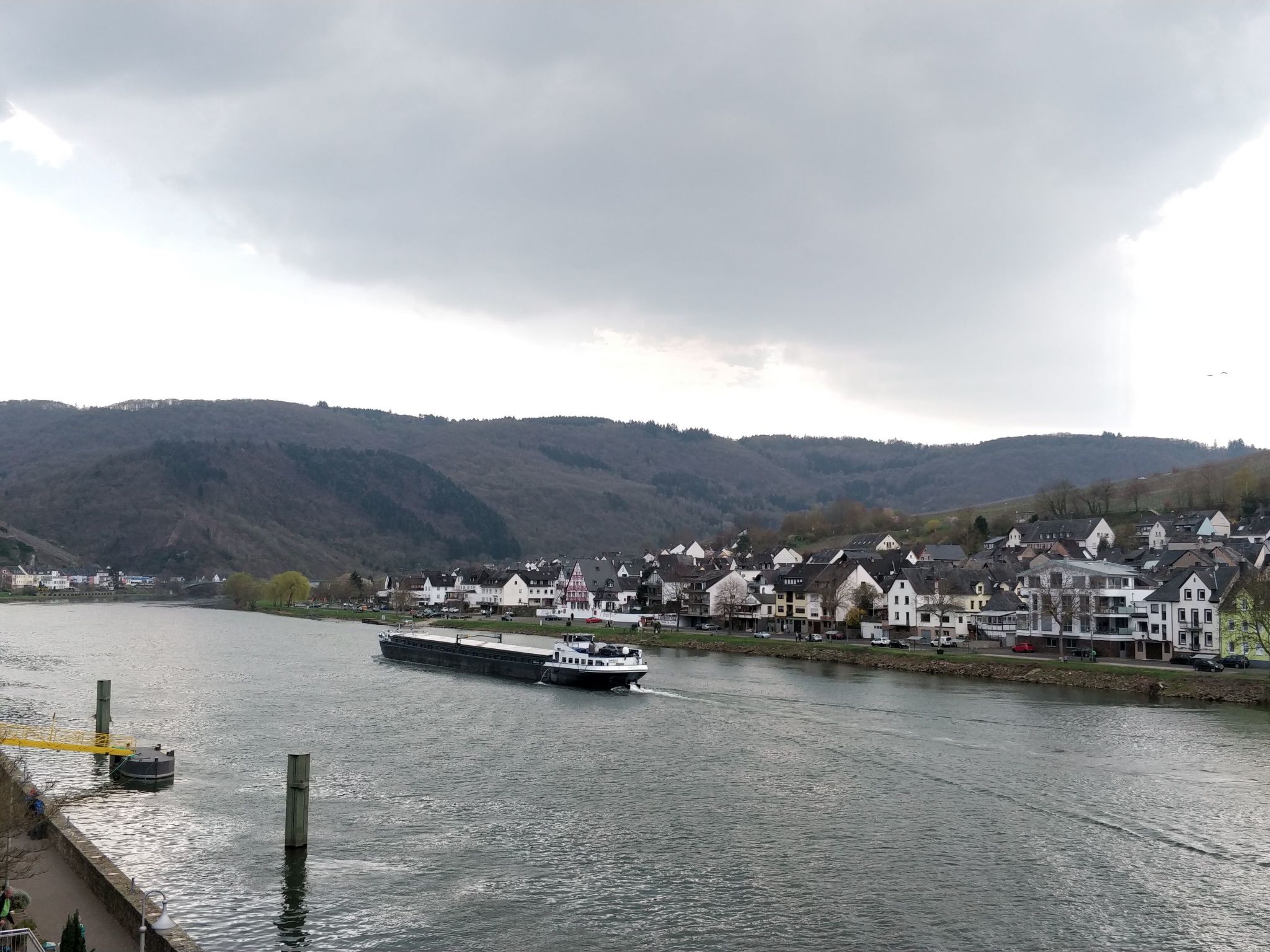 Wohnung in einem historischen Gebäude mit Balkon und Blick auf die Mosel-Image-tags.info