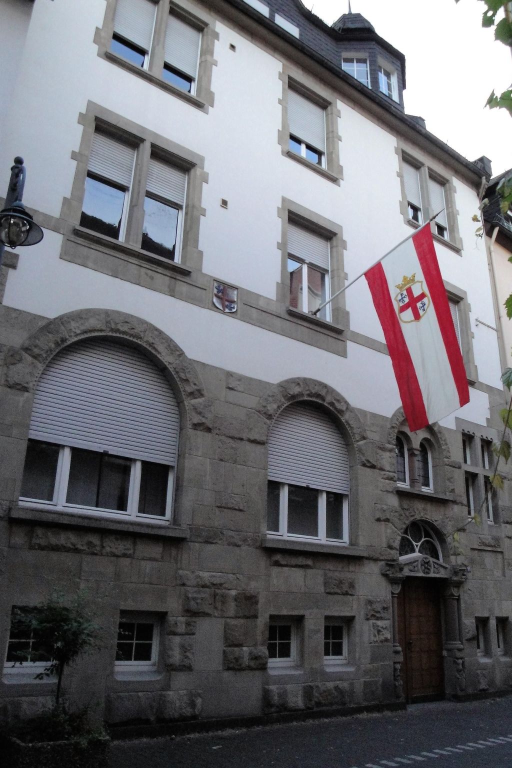Wohnung in einem historischen Gebäude mit Balkon und Blick auf die Mosel-Image-tags.info