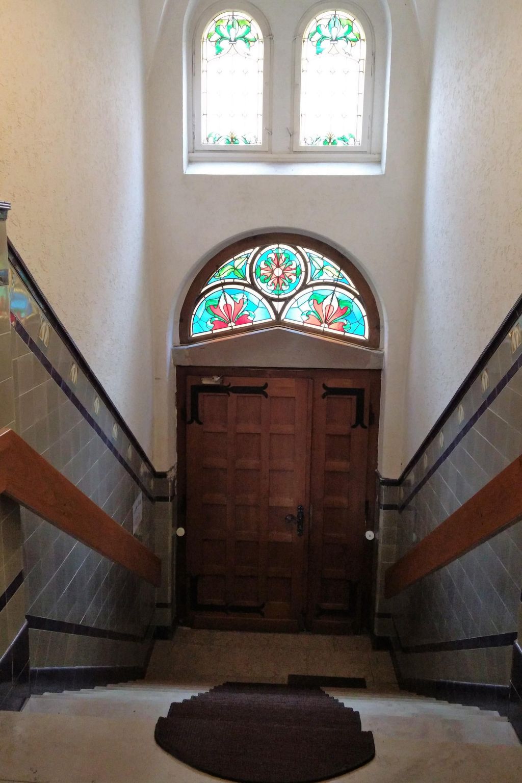 Wohnung in einem historischen Gebäude mit Balkon und Blick auf die Mosel-Image-tags.info