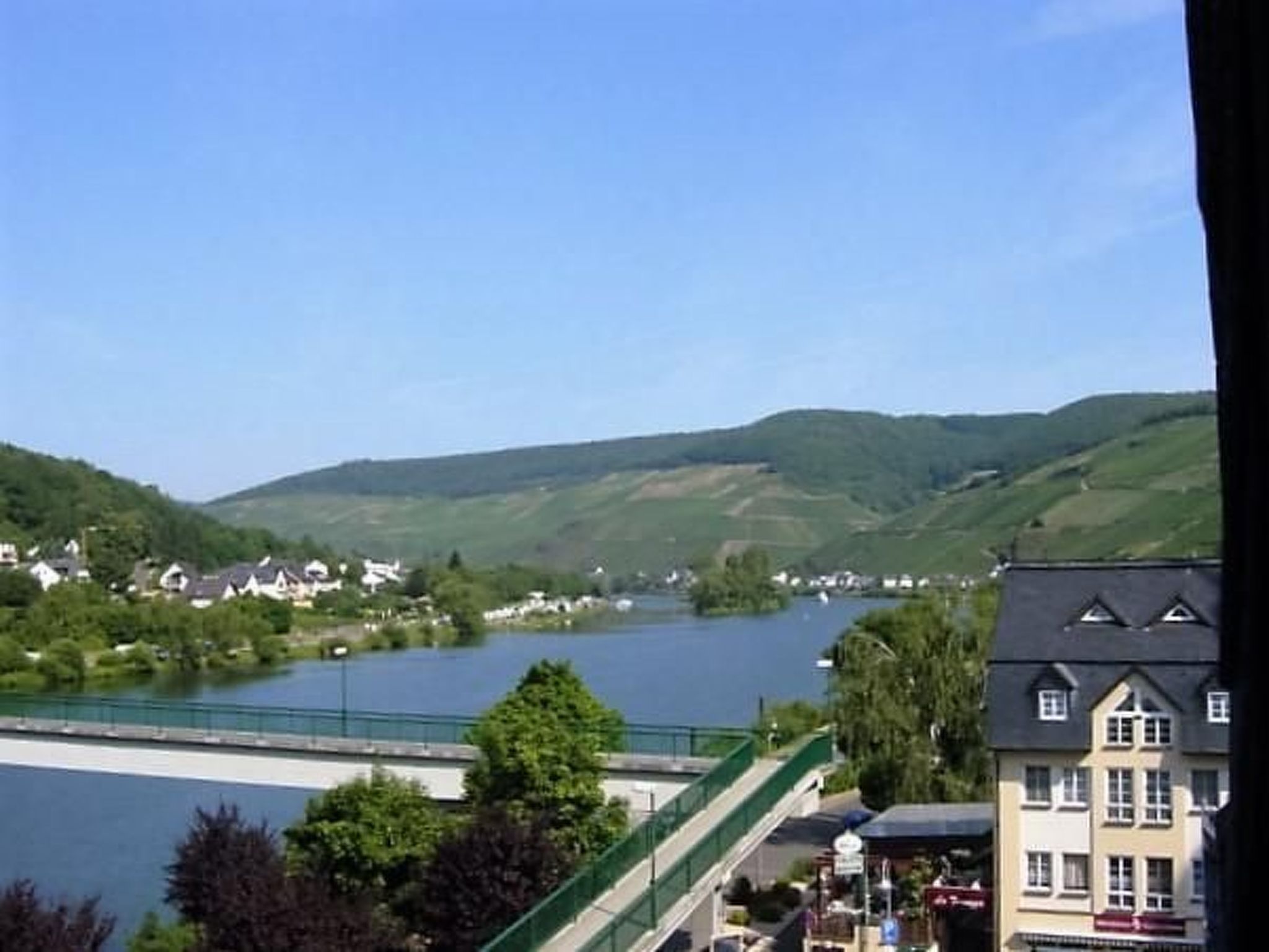 Wohnung in einem historischen Gebäude mit Balkon und Blick auf die Mosel-Image-tags.info