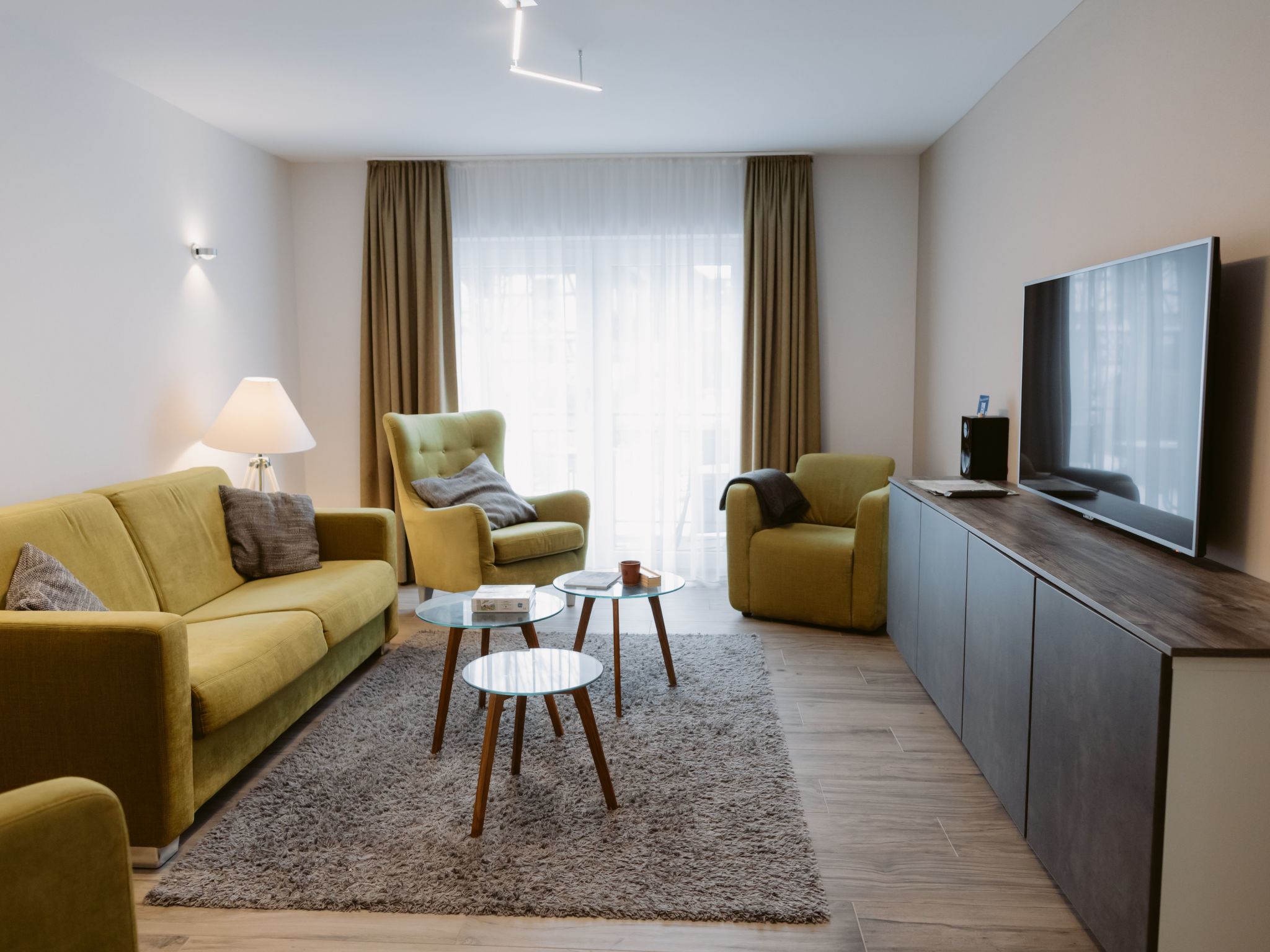 Discover the beauty of the Sauerland and enjoy an unforgettable holiday in our comfortable holiday flat in Winterberg, which is perfectly tailored to the needs of up to six people. Whether you want to..